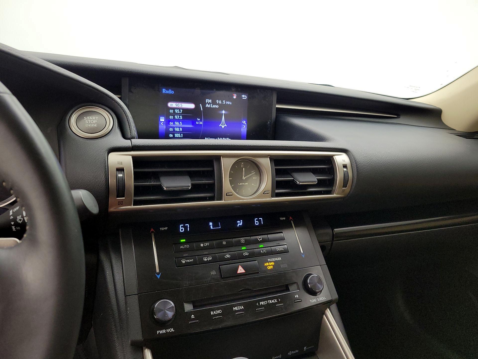 Thumbnail: 2014 Lexus IS - 14