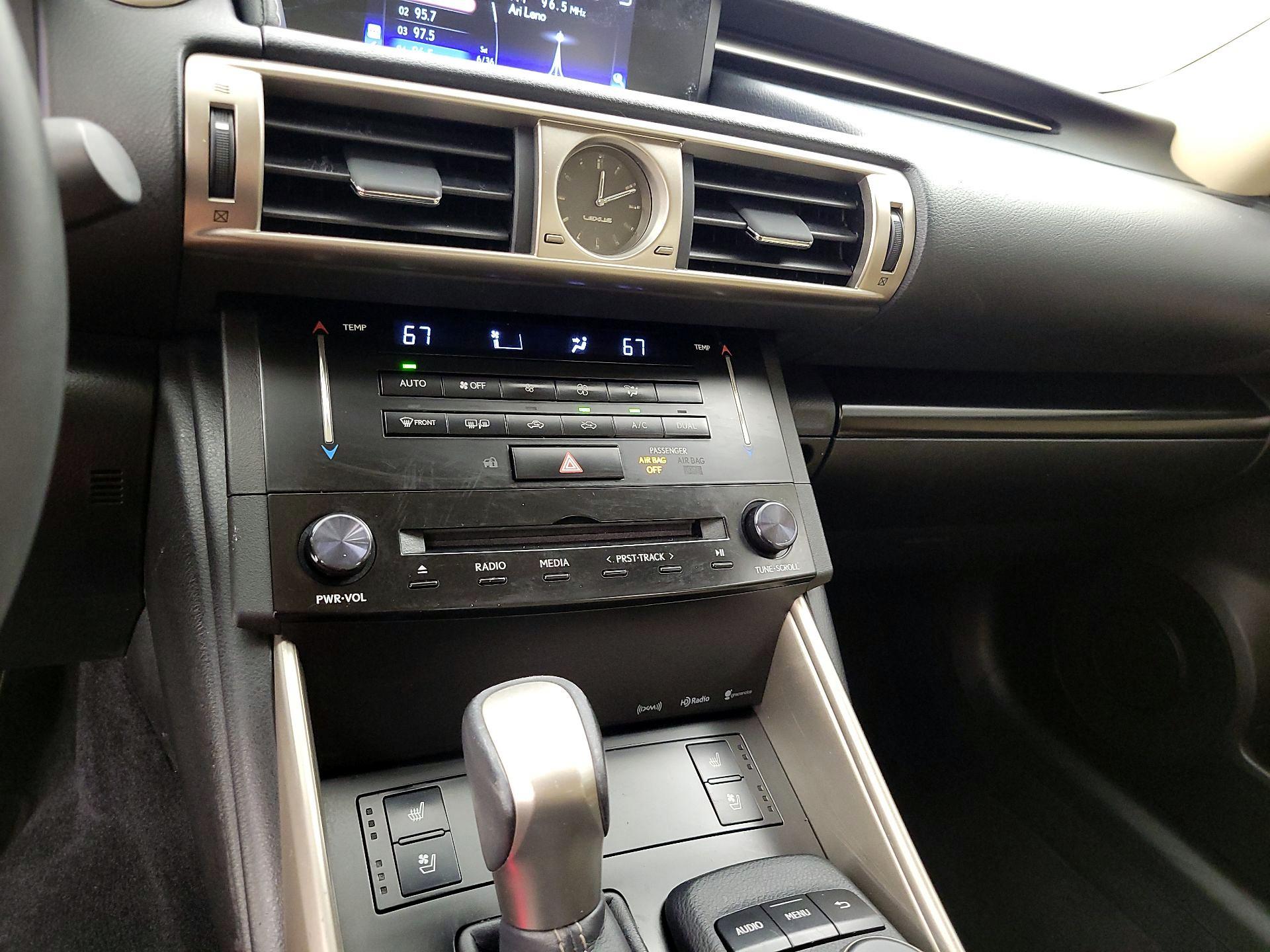 Thumbnail: 2014 Lexus IS - 15