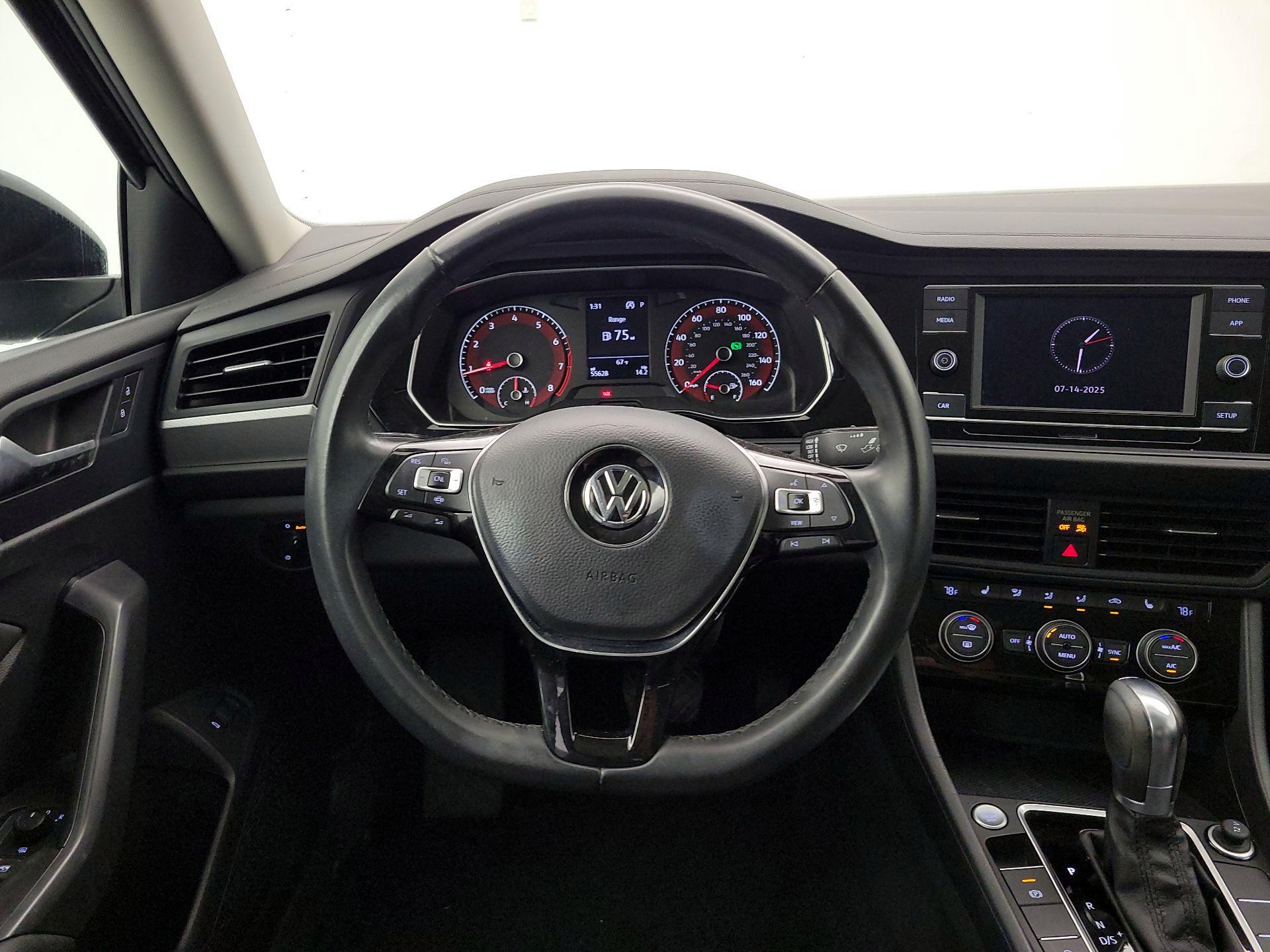 Thumbnail: 2019 Volkswagen Jetta - 10