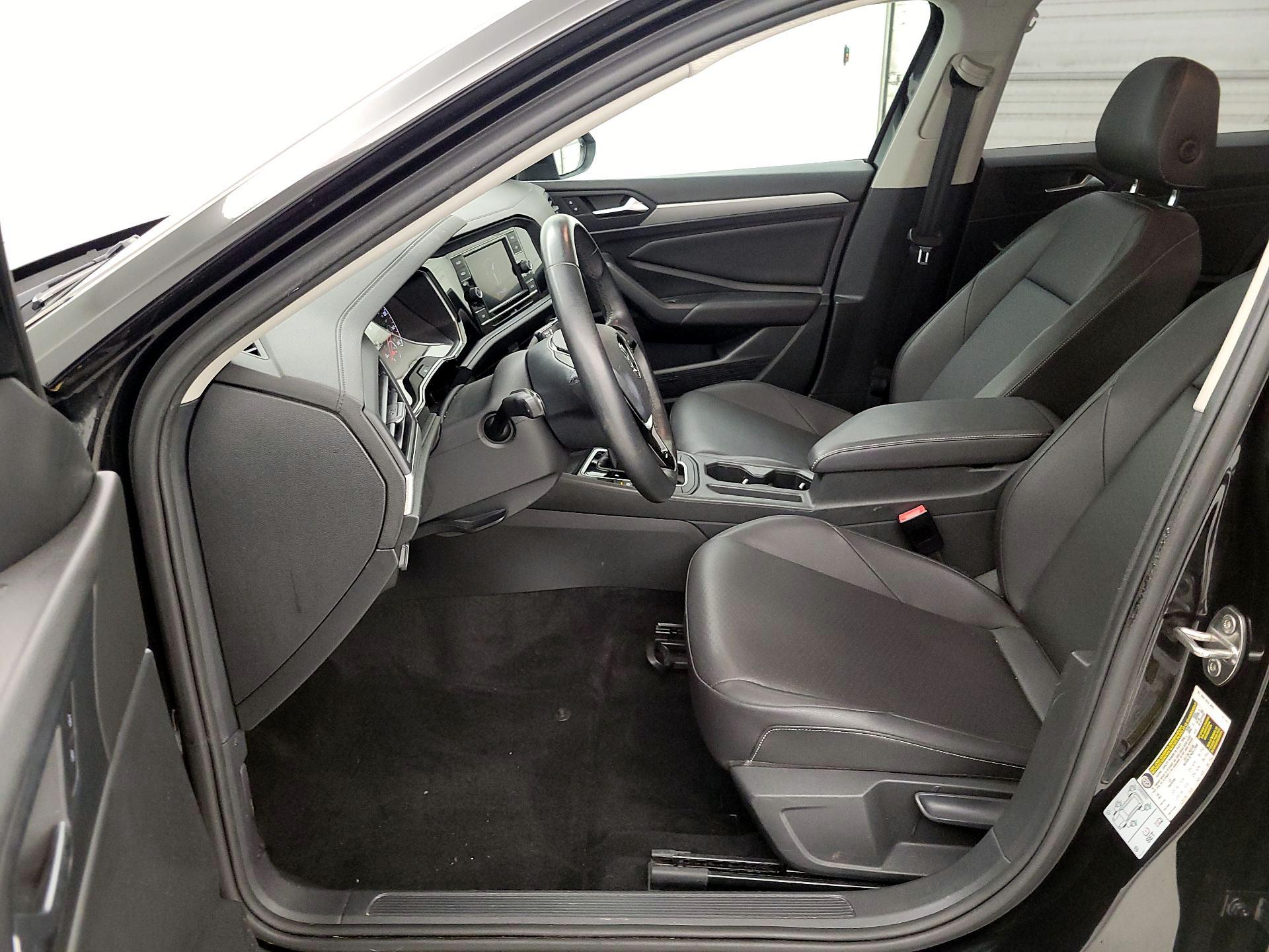 Thumbnail: 2019 Volkswagen Jetta - 11