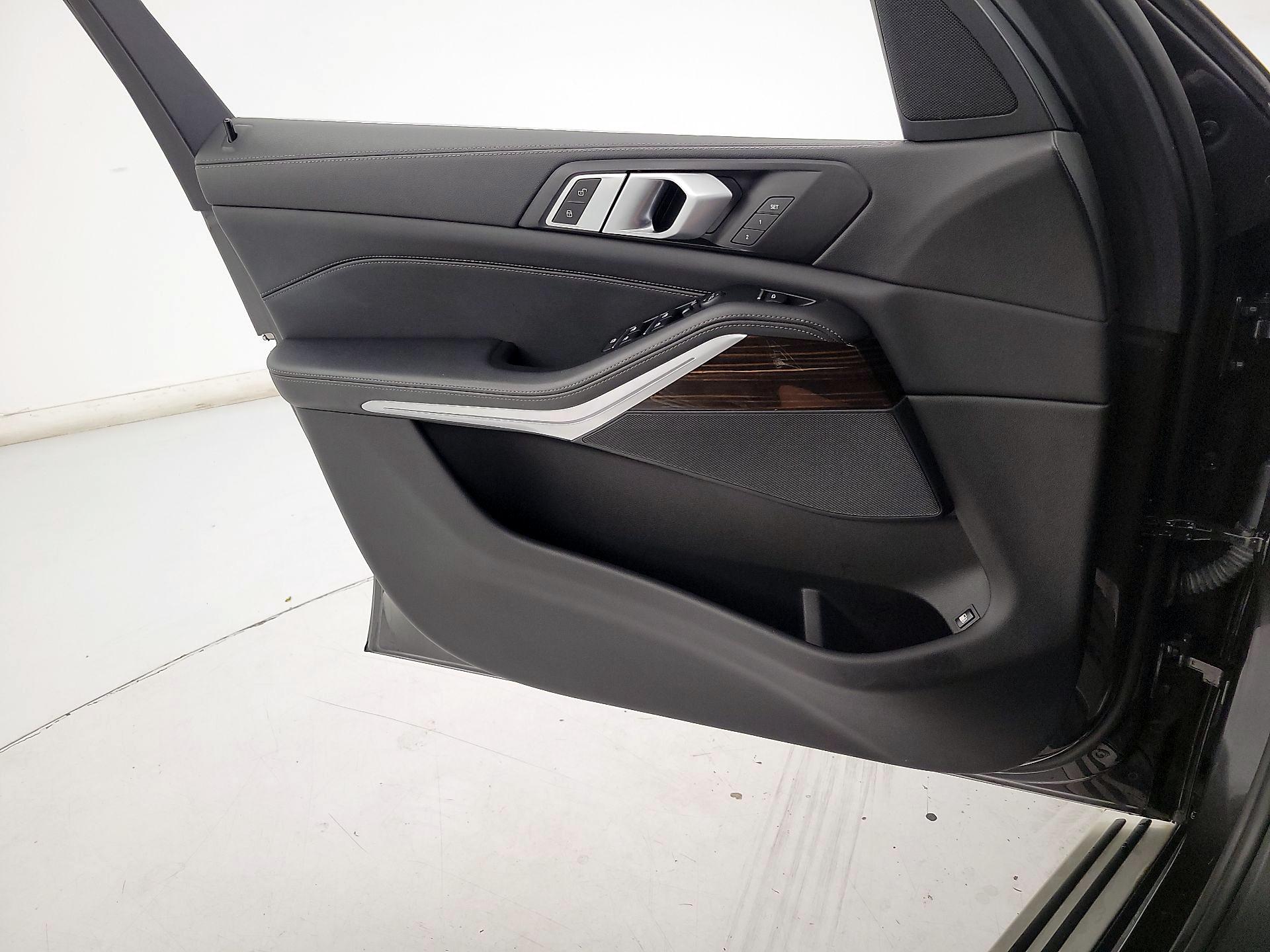 Thumbnail: 2023 BMW X5 - 12