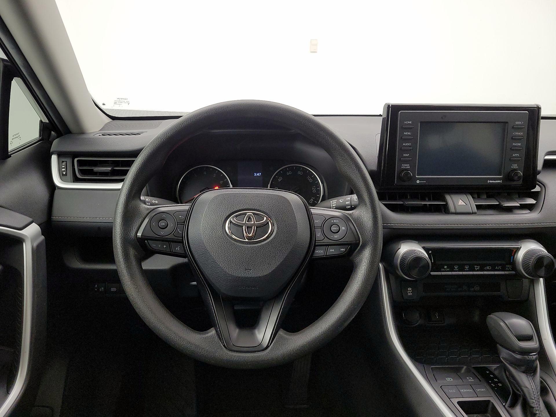 Thumbnail: 2021 Toyota RAV4 - 10
