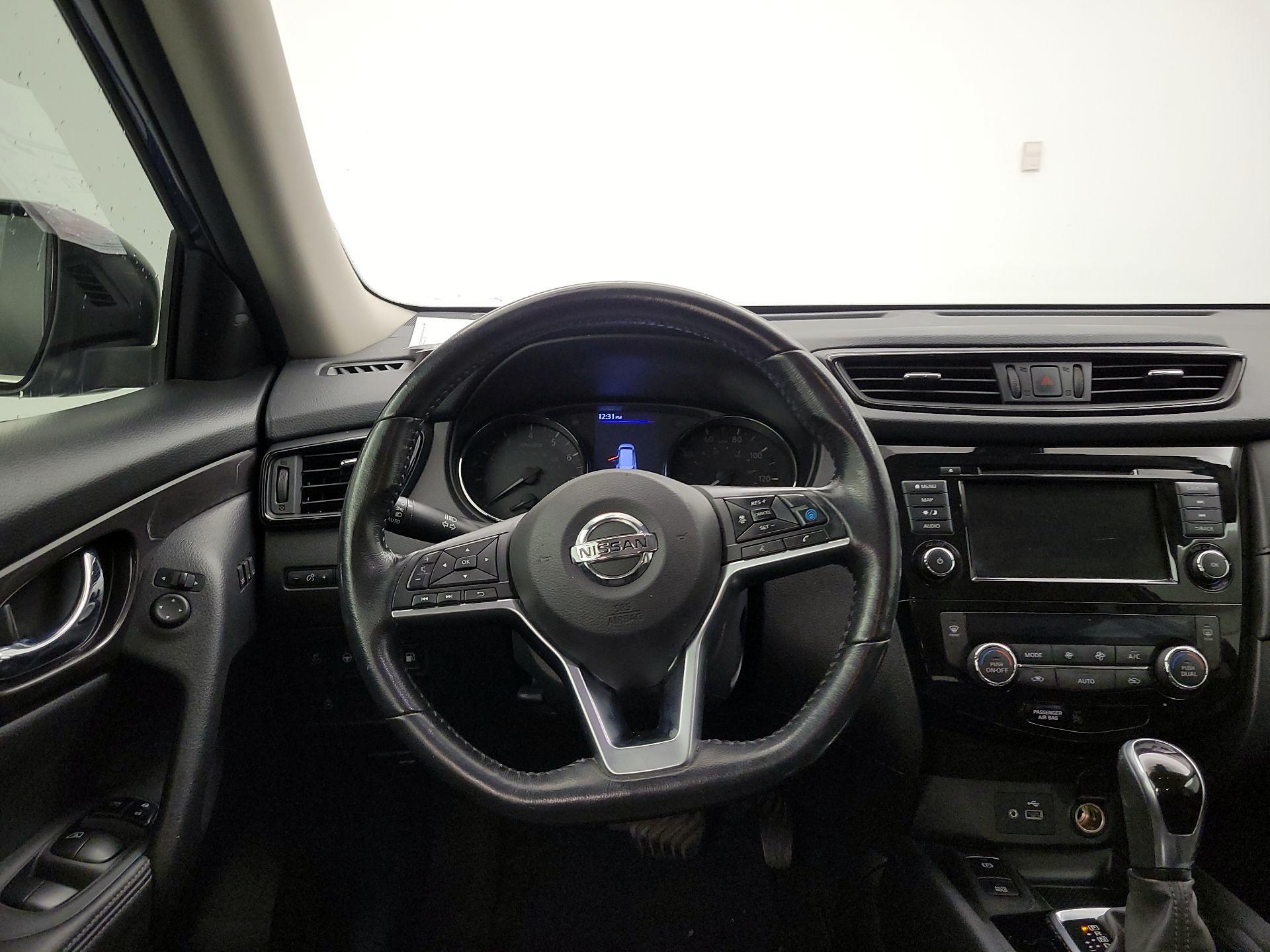 Thumbnail: 2019 Nissan Rogue - 10