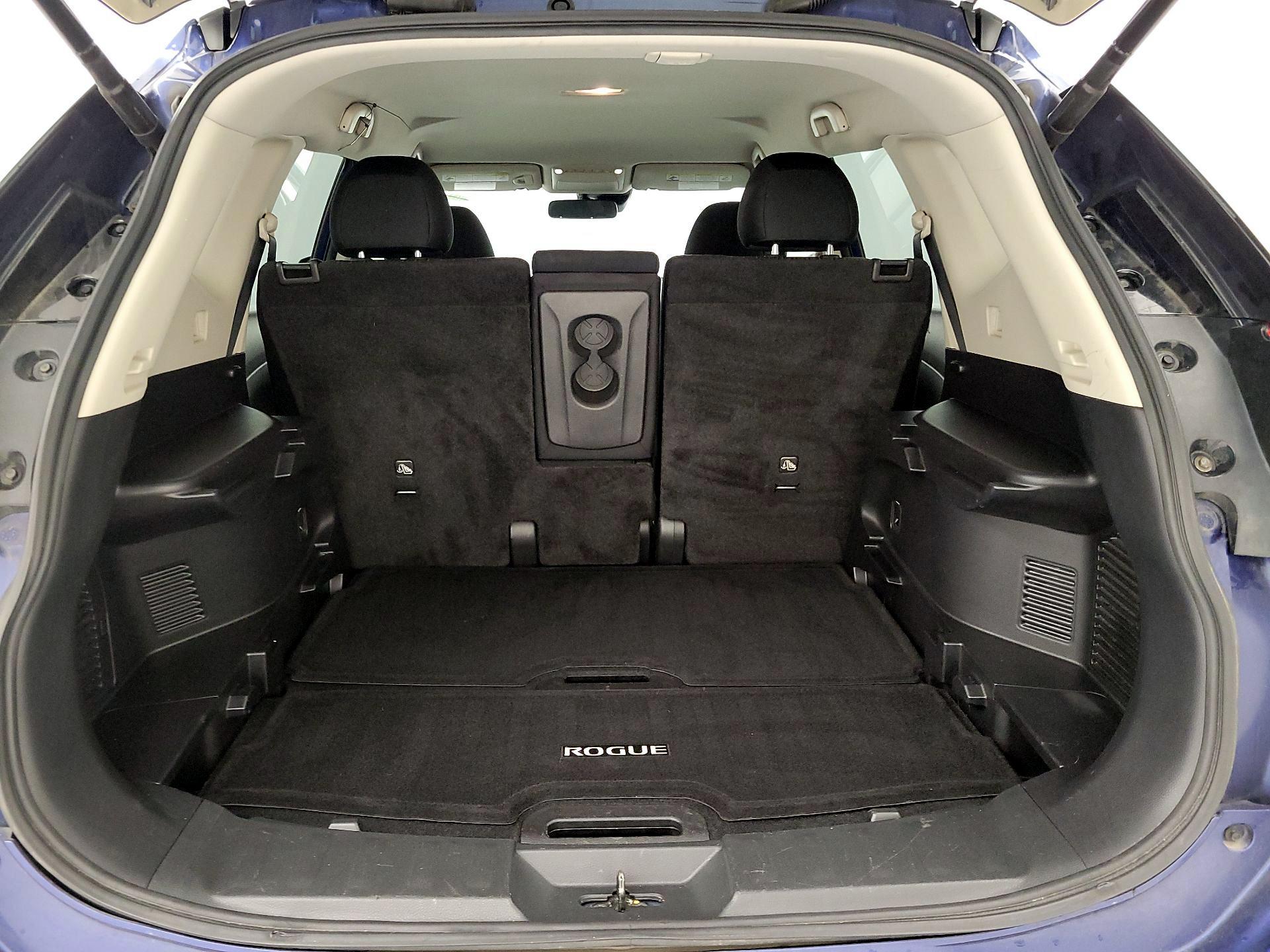 Thumbnail: 2019 Nissan Rogue - 16