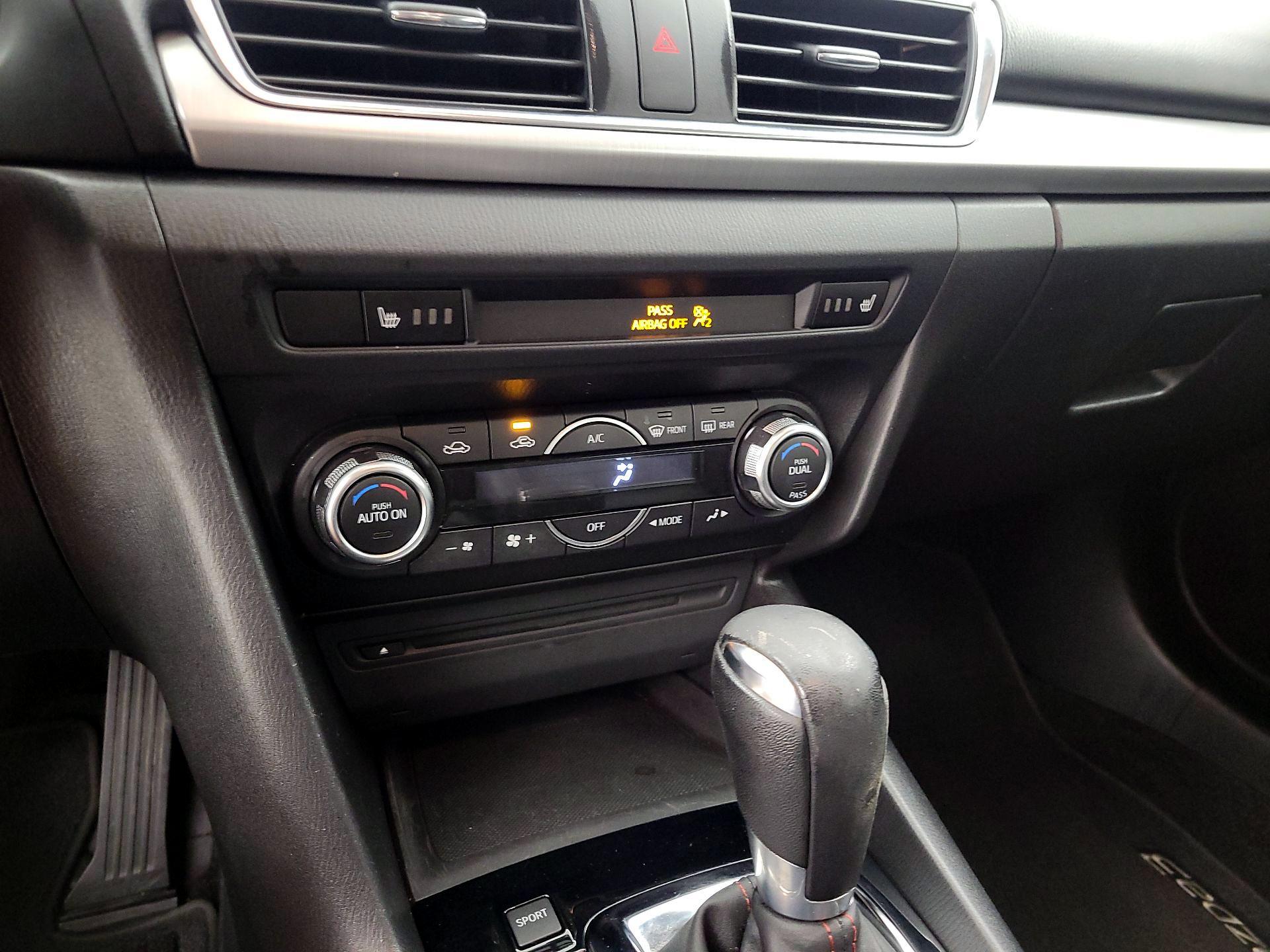 Thumbnail: 2015 Mazda Mazda3 - 15