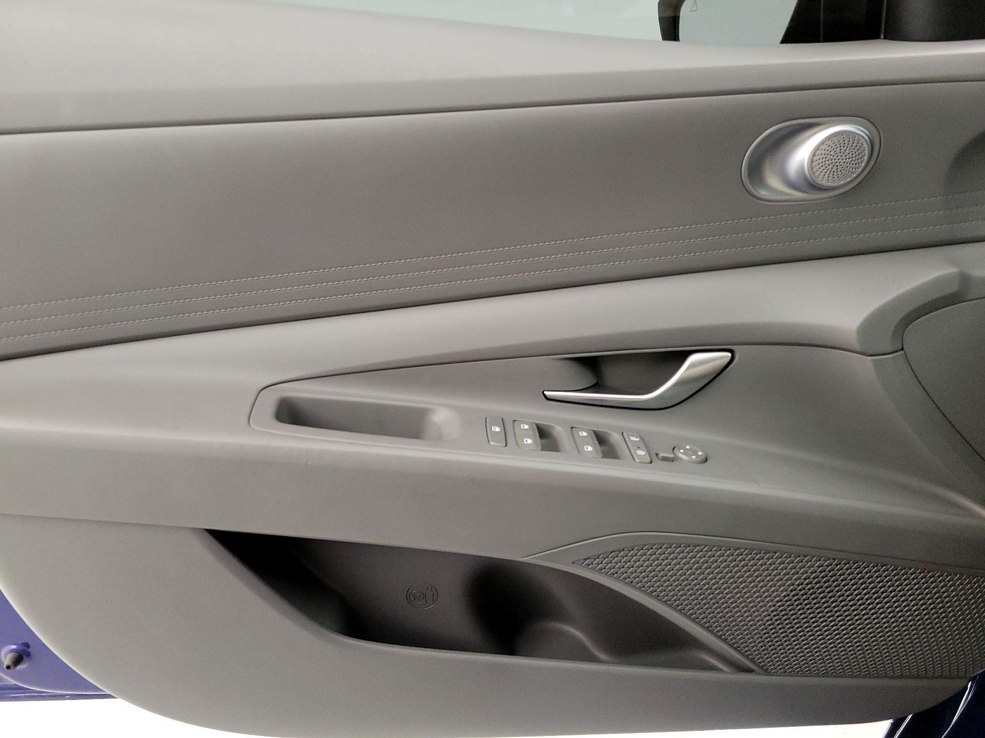 Thumbnail: 2021 Hyundai Elantra - 12