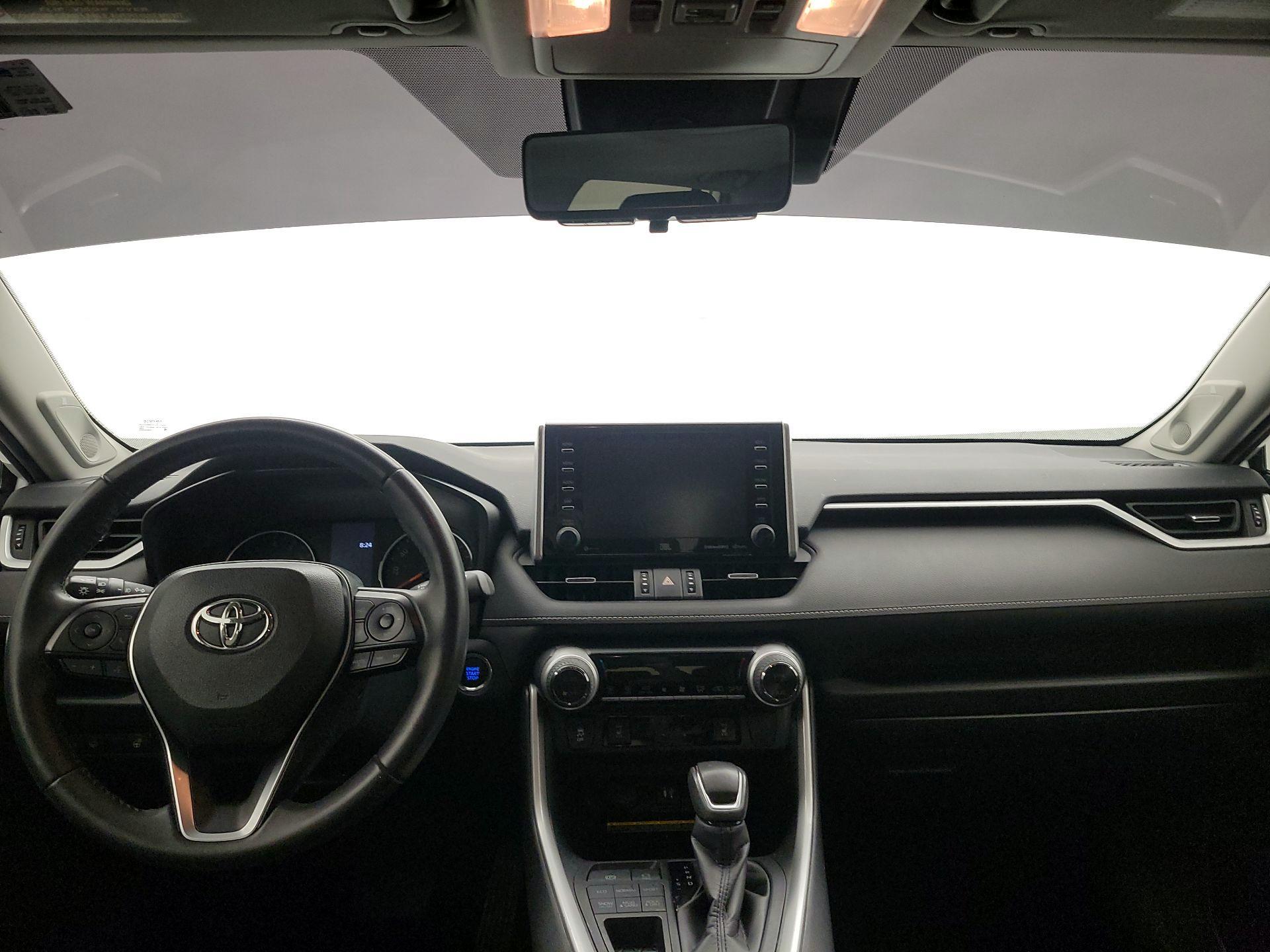Thumbnail: 2019 Toyota RAV4 - 9