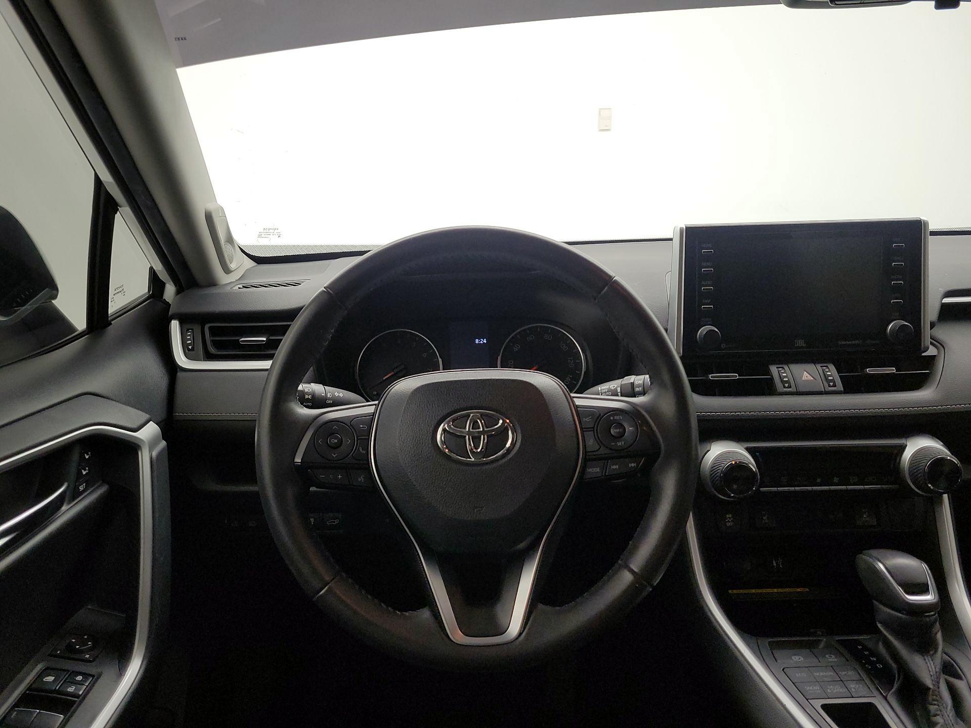 Thumbnail: 2019 Toyota RAV4 - 10