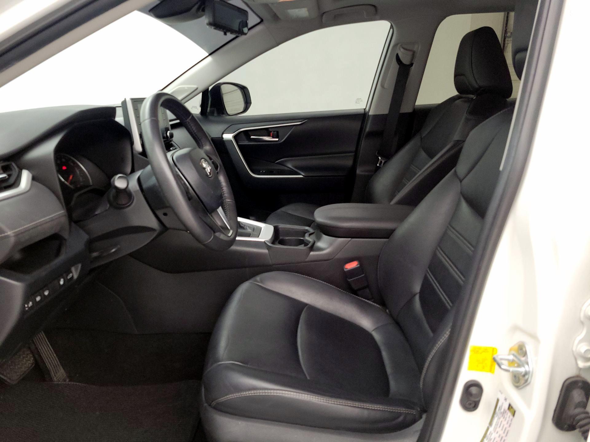 Thumbnail: 2019 Toyota RAV4 - 11