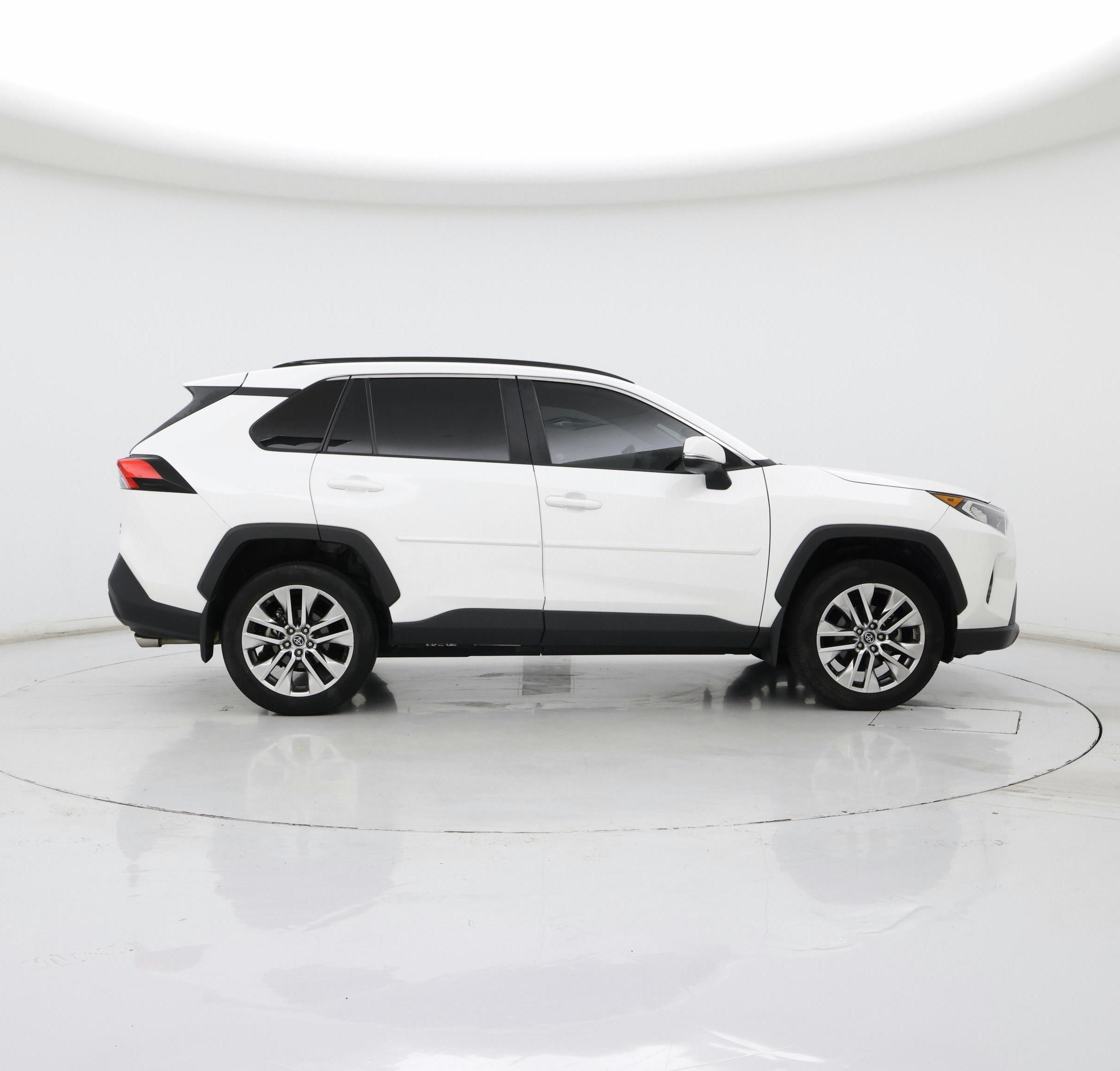 Thumbnail: 2019 Toyota RAV4 - 7