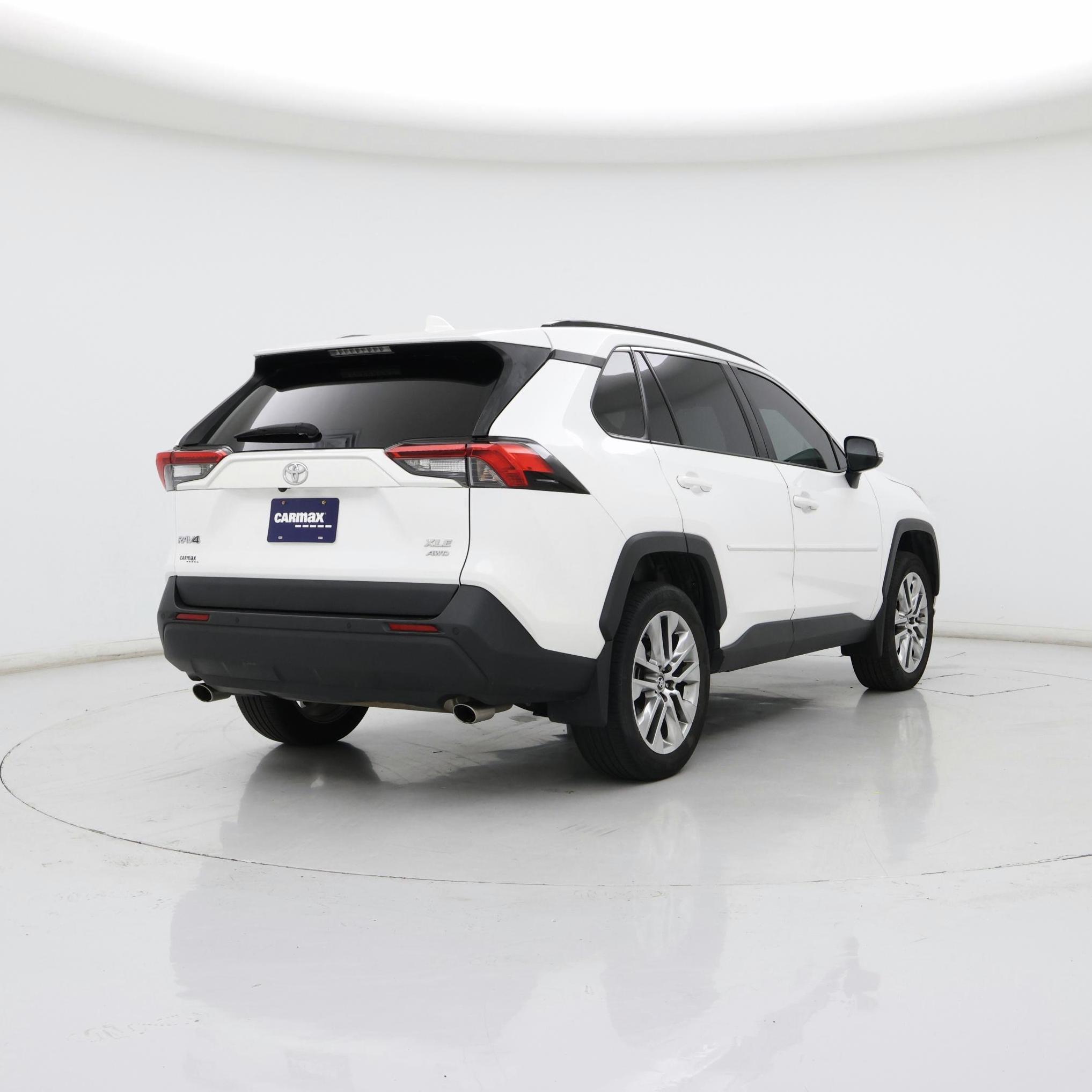 Thumbnail: 2019 Toyota RAV4 - 8