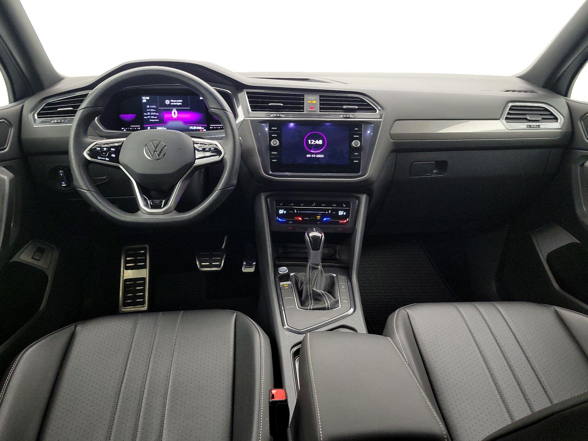 Thumbnail: 2022 Volkswagen Tiguan - 9