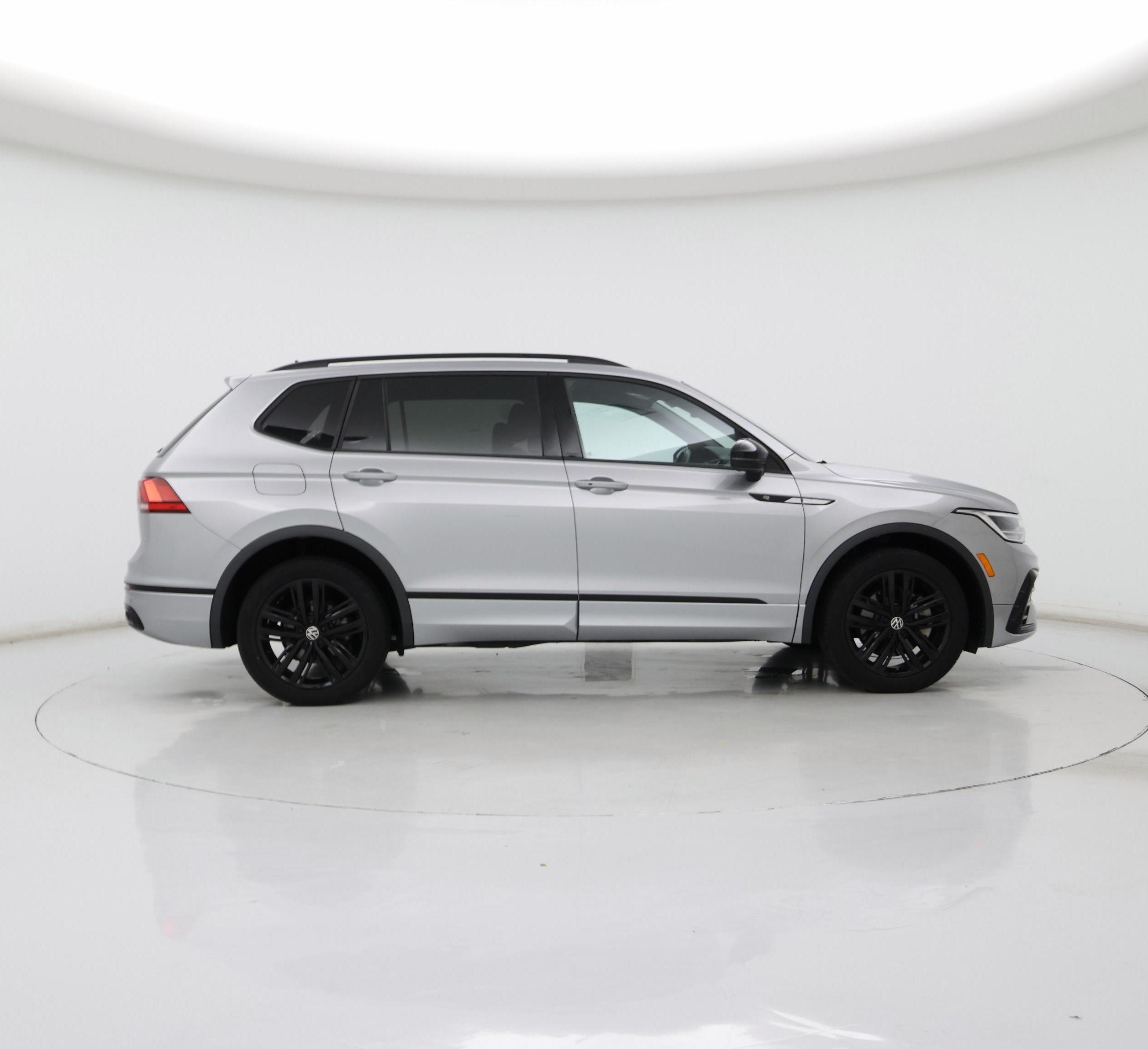 Thumbnail: 2022 Volkswagen Tiguan - 7
