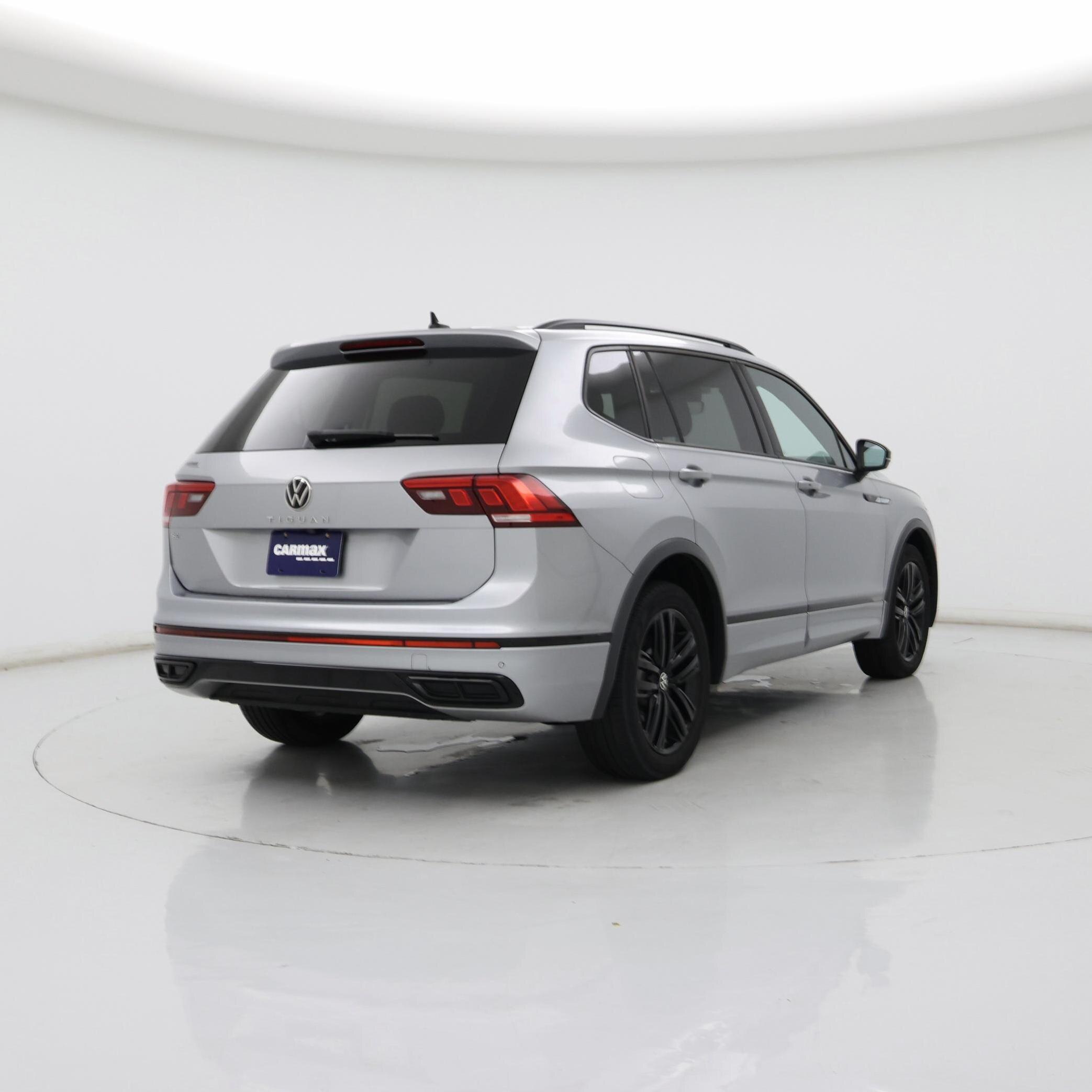 Thumbnail: 2022 Volkswagen Tiguan - 8