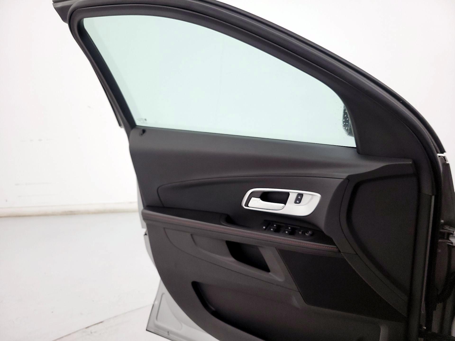 Thumbnail: 2015 Chevrolet Equinox - 12