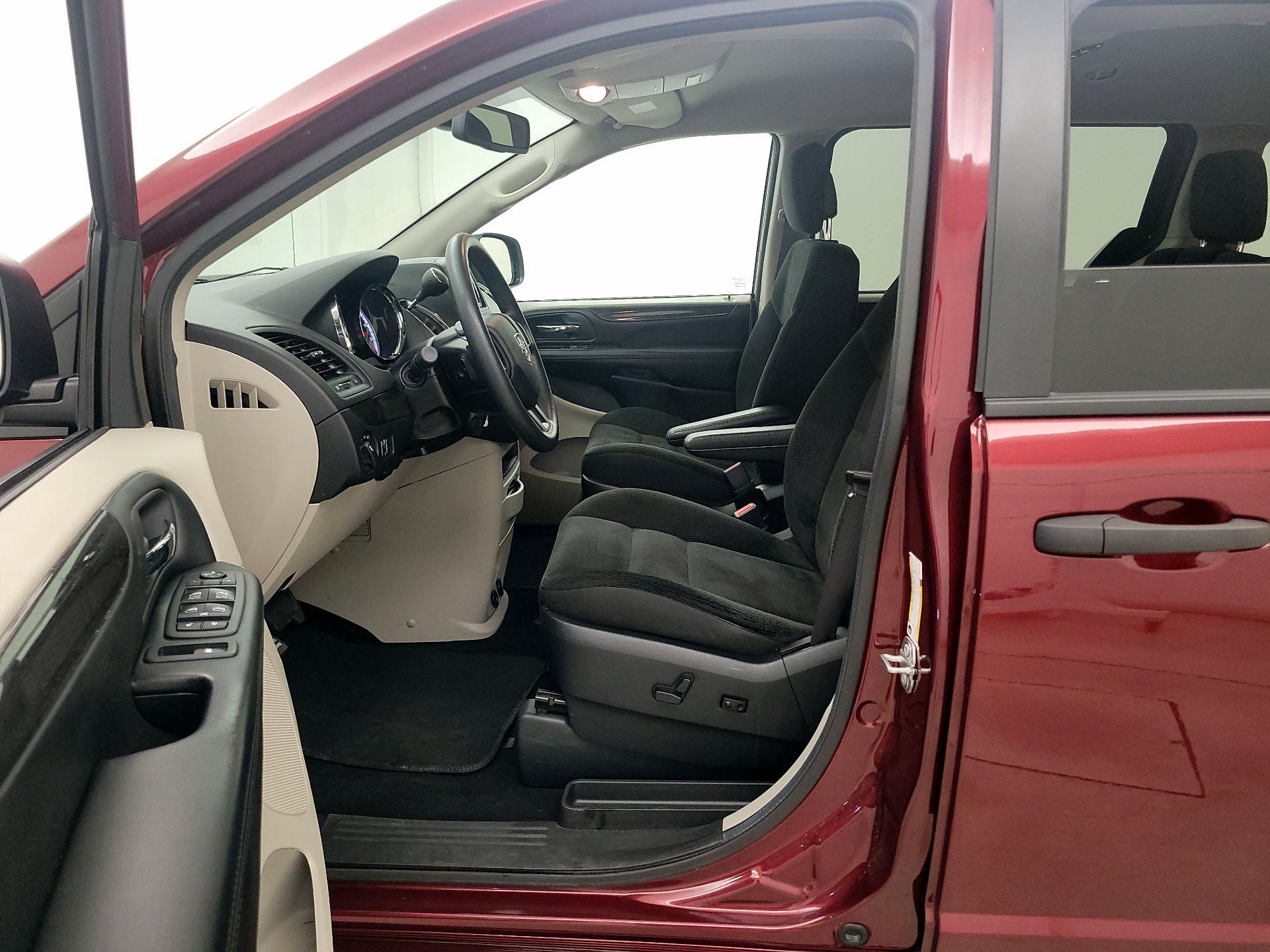 Thumbnail: 2019 Dodge Grand Caravan - 11