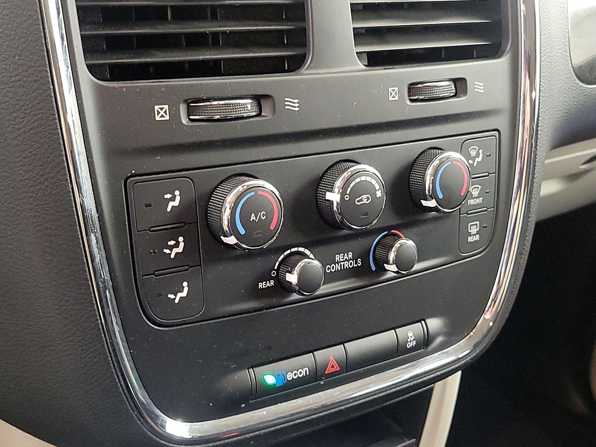Thumbnail: 2019 Dodge Grand Caravan - 16