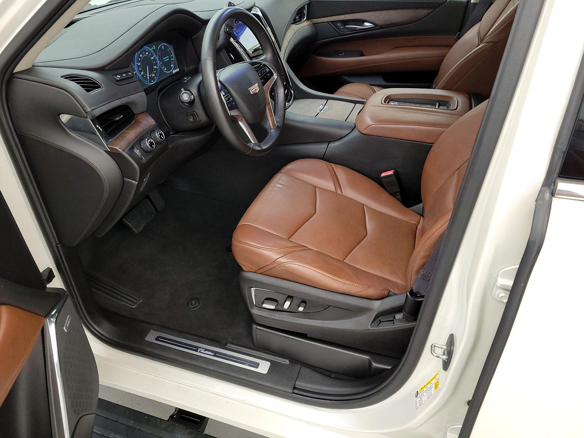 Thumbnail: 2015 Cadillac Escalade - 11