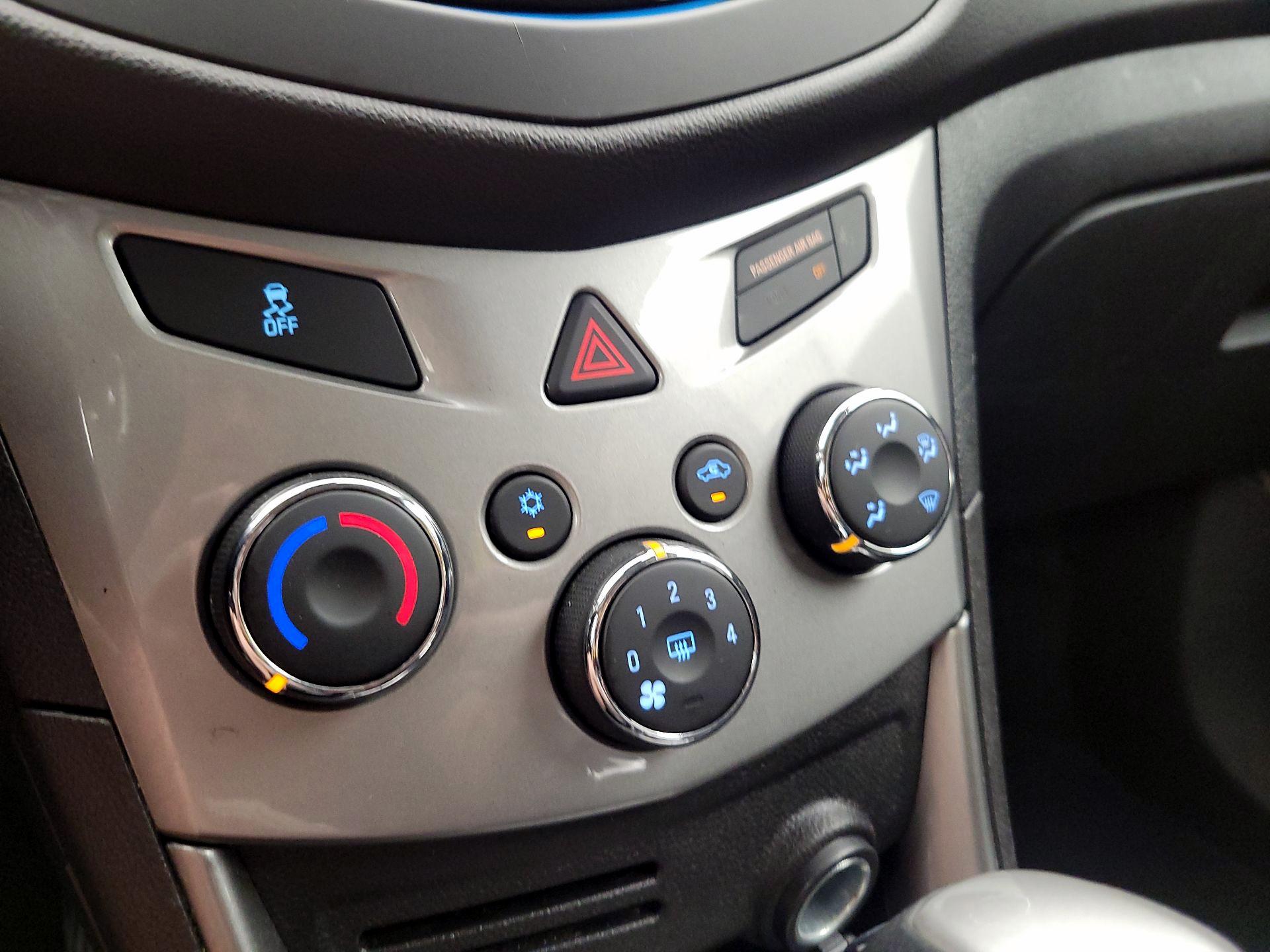 Thumbnail: 2016 Chevrolet Trax - 14