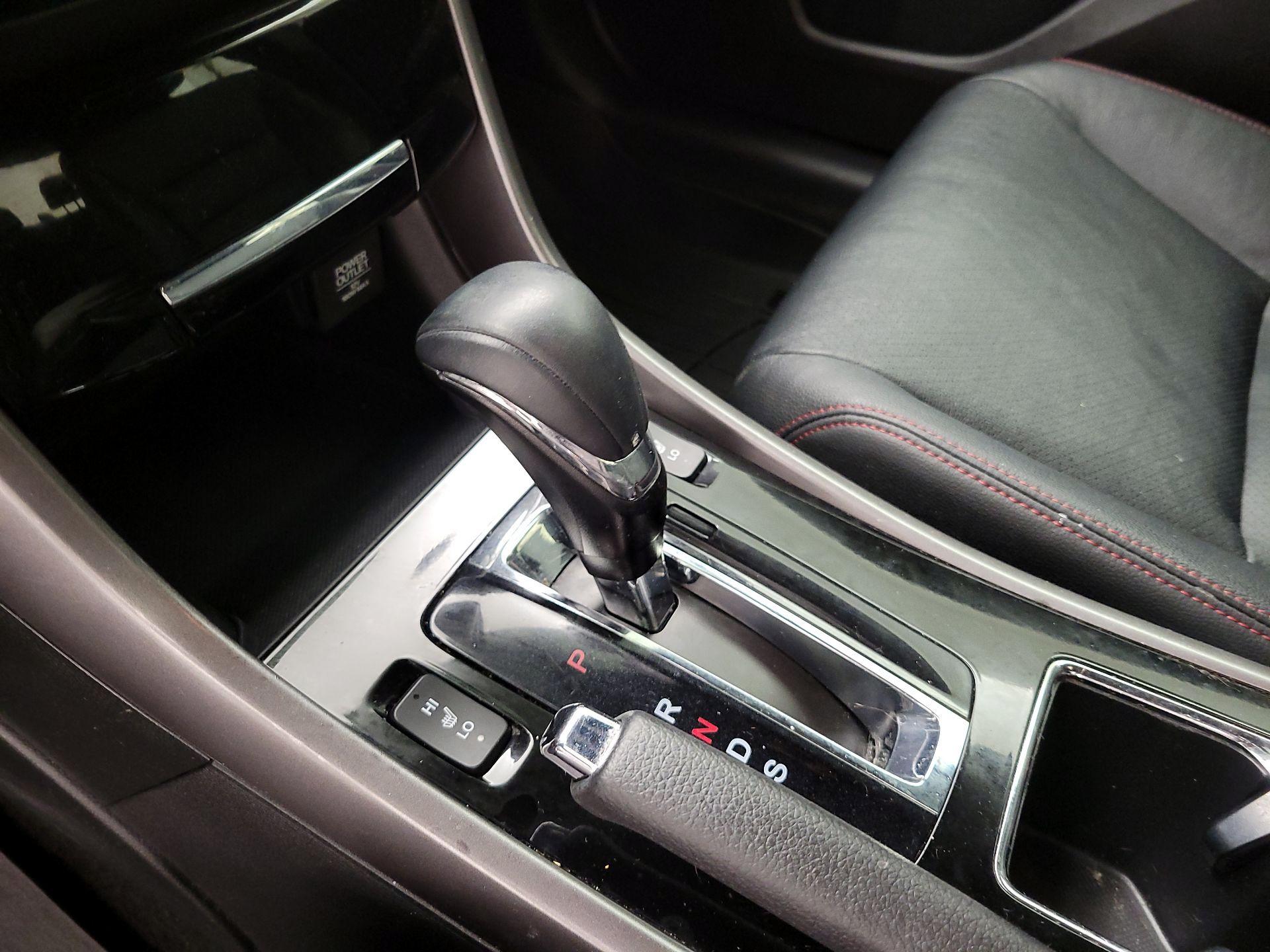 Thumbnail: 2017 Honda Accord - 15