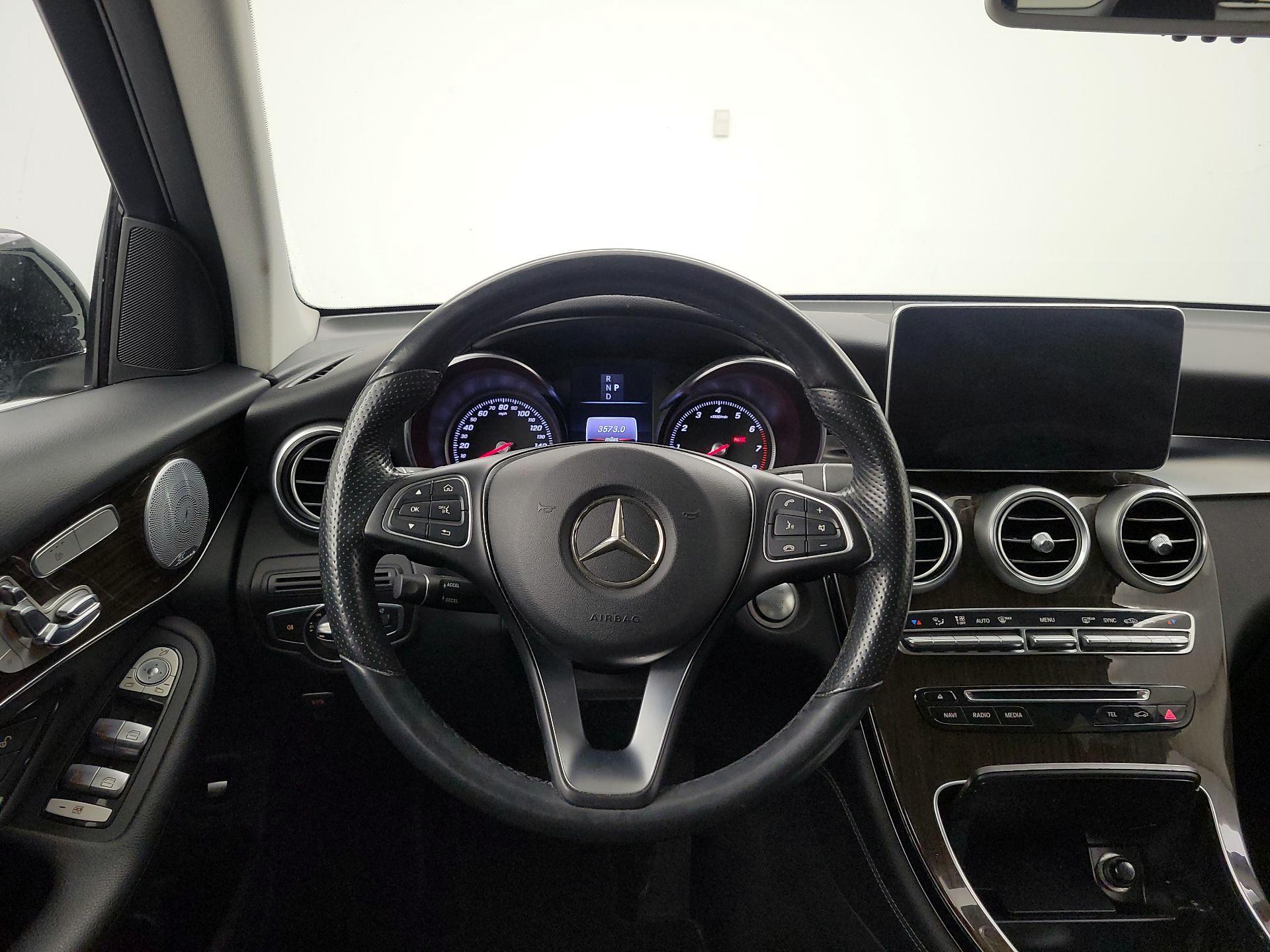 Thumbnail: 2016 Mercedes-Benz GLC - 10
