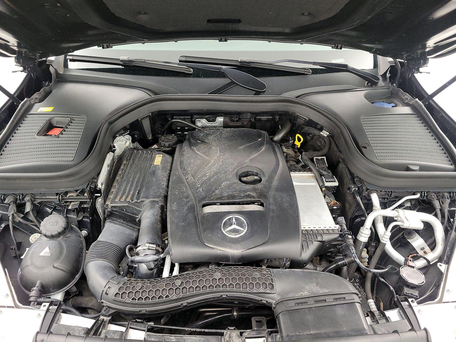 Thumbnail: 2016 Mercedes-Benz GLC - 17