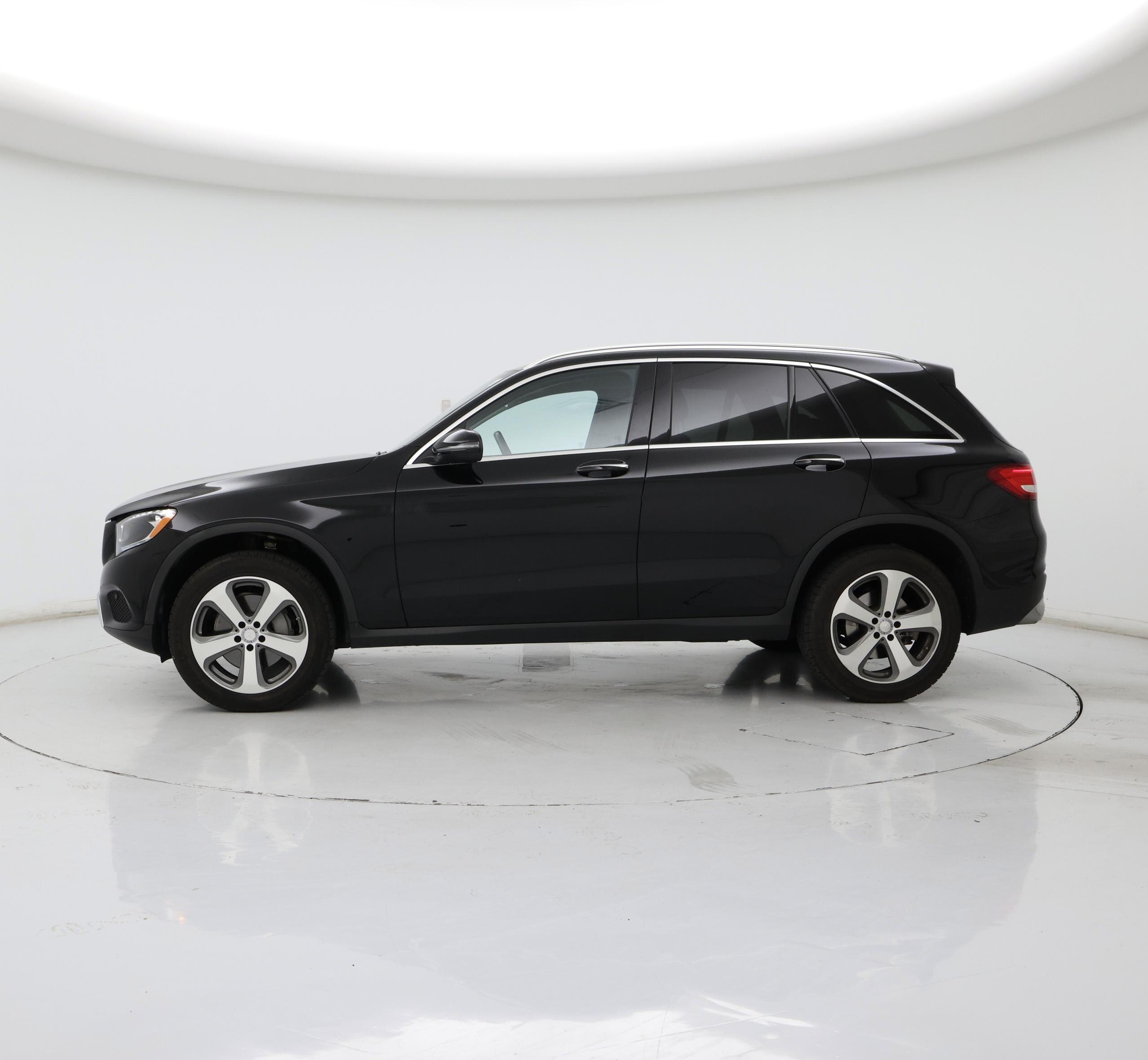 Thumbnail: 2016 Mercedes-Benz GLC - 3