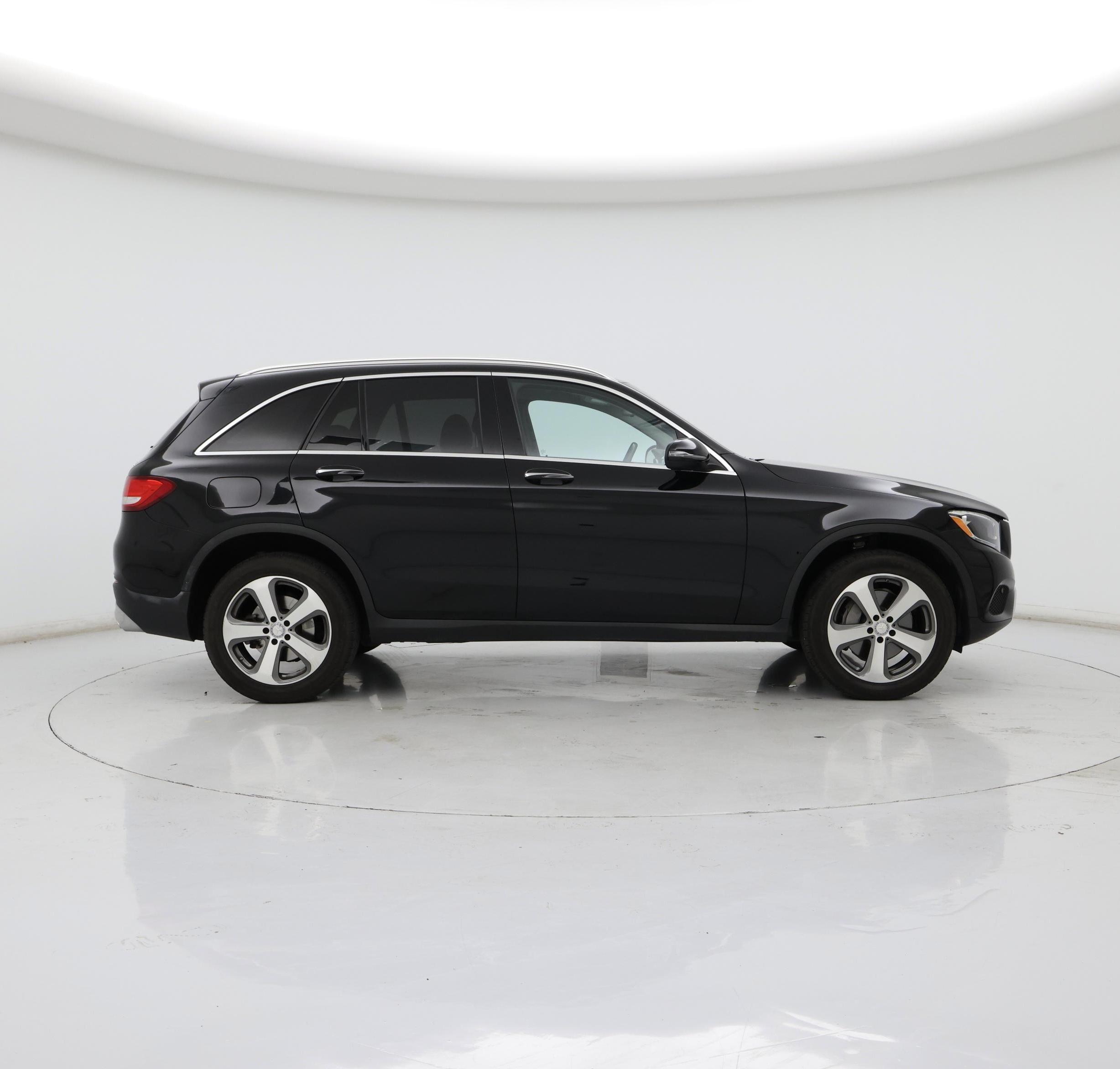 Thumbnail: 2016 Mercedes-Benz GLC - 7