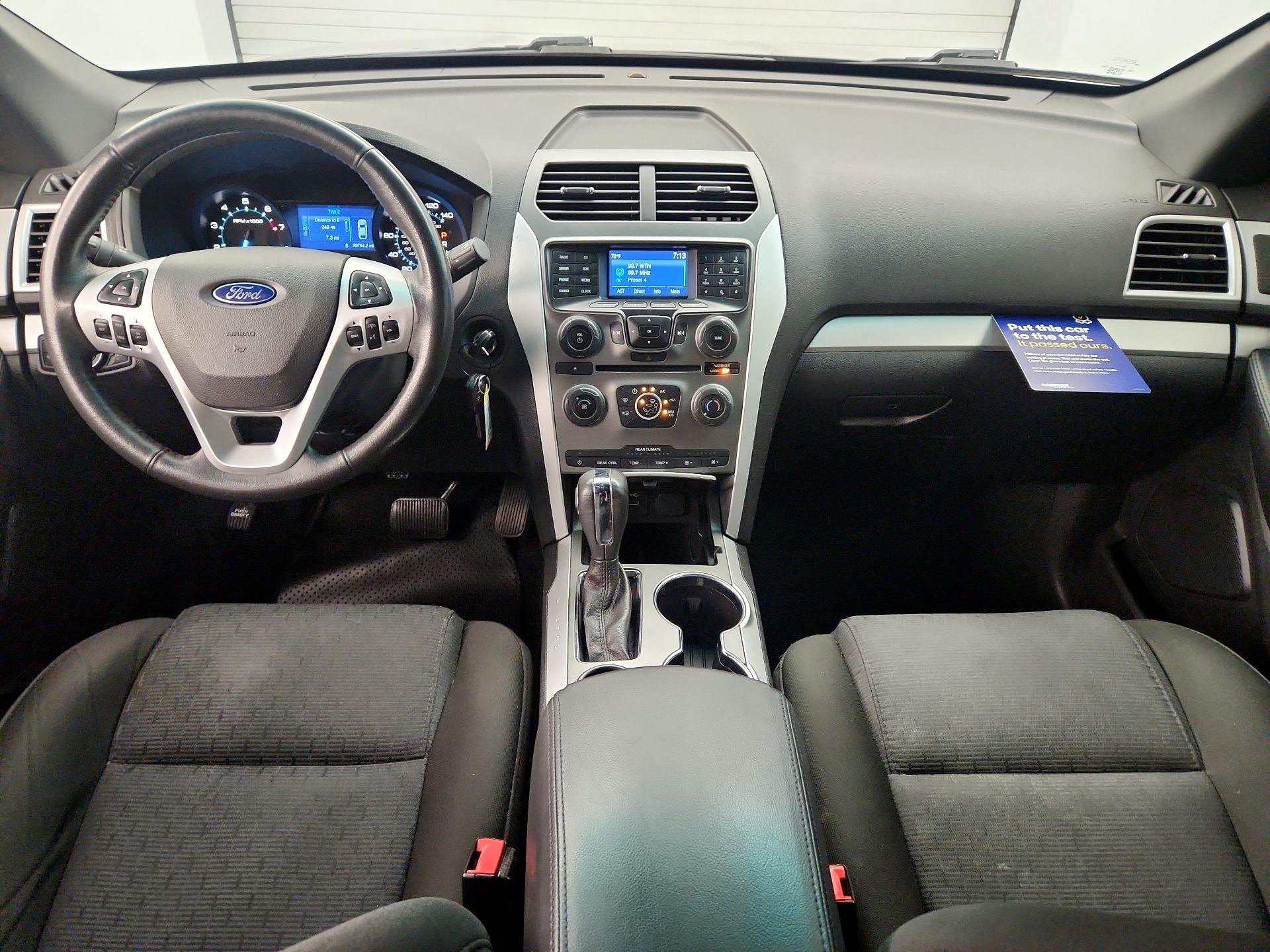 Thumbnail: 2015 Ford Explorer - 9