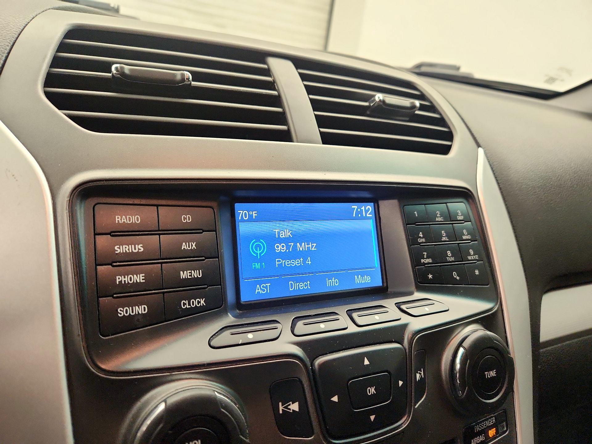 Thumbnail: 2015 Ford Explorer - 14