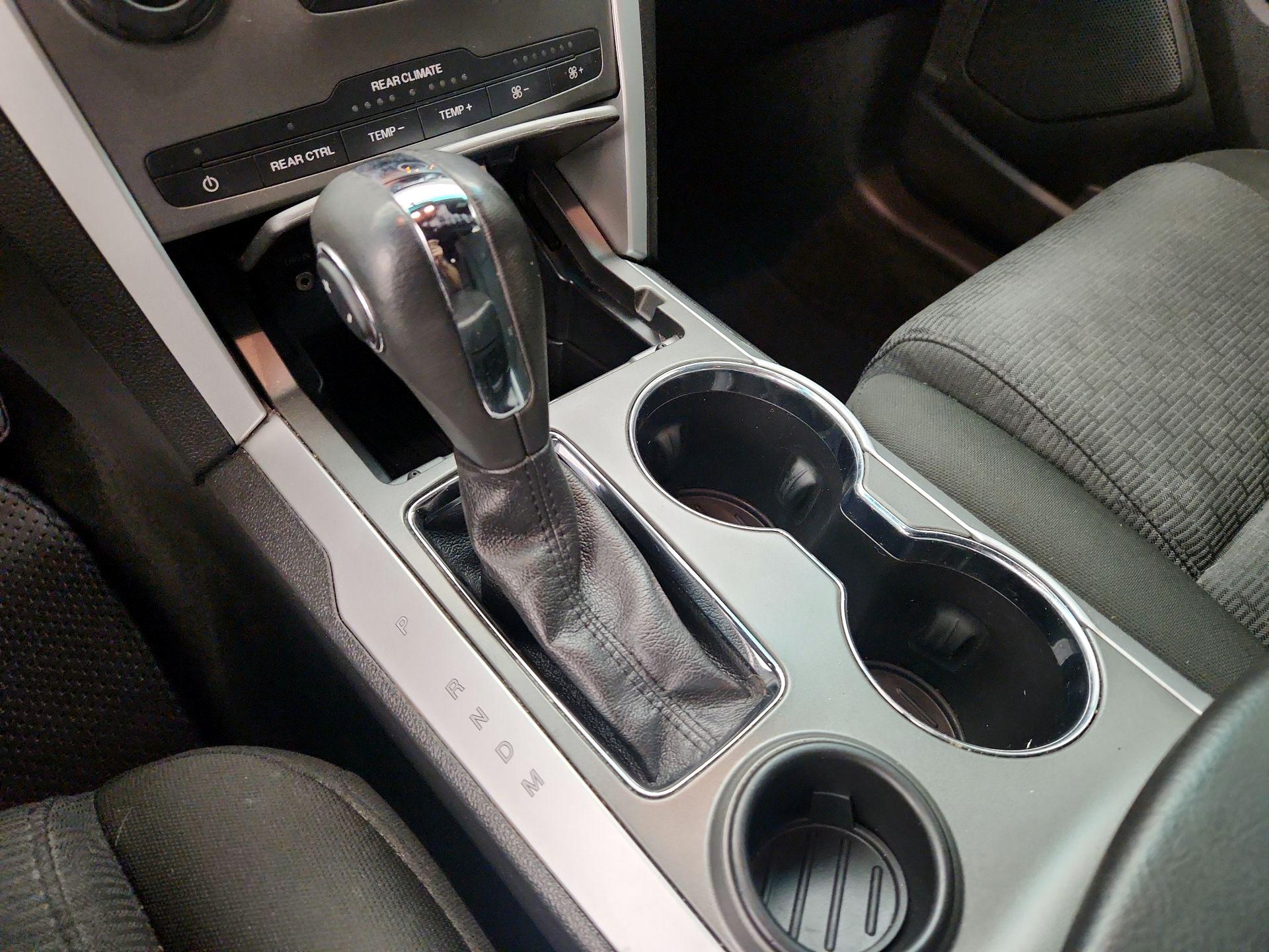 Thumbnail: 2015 Ford Explorer - 16