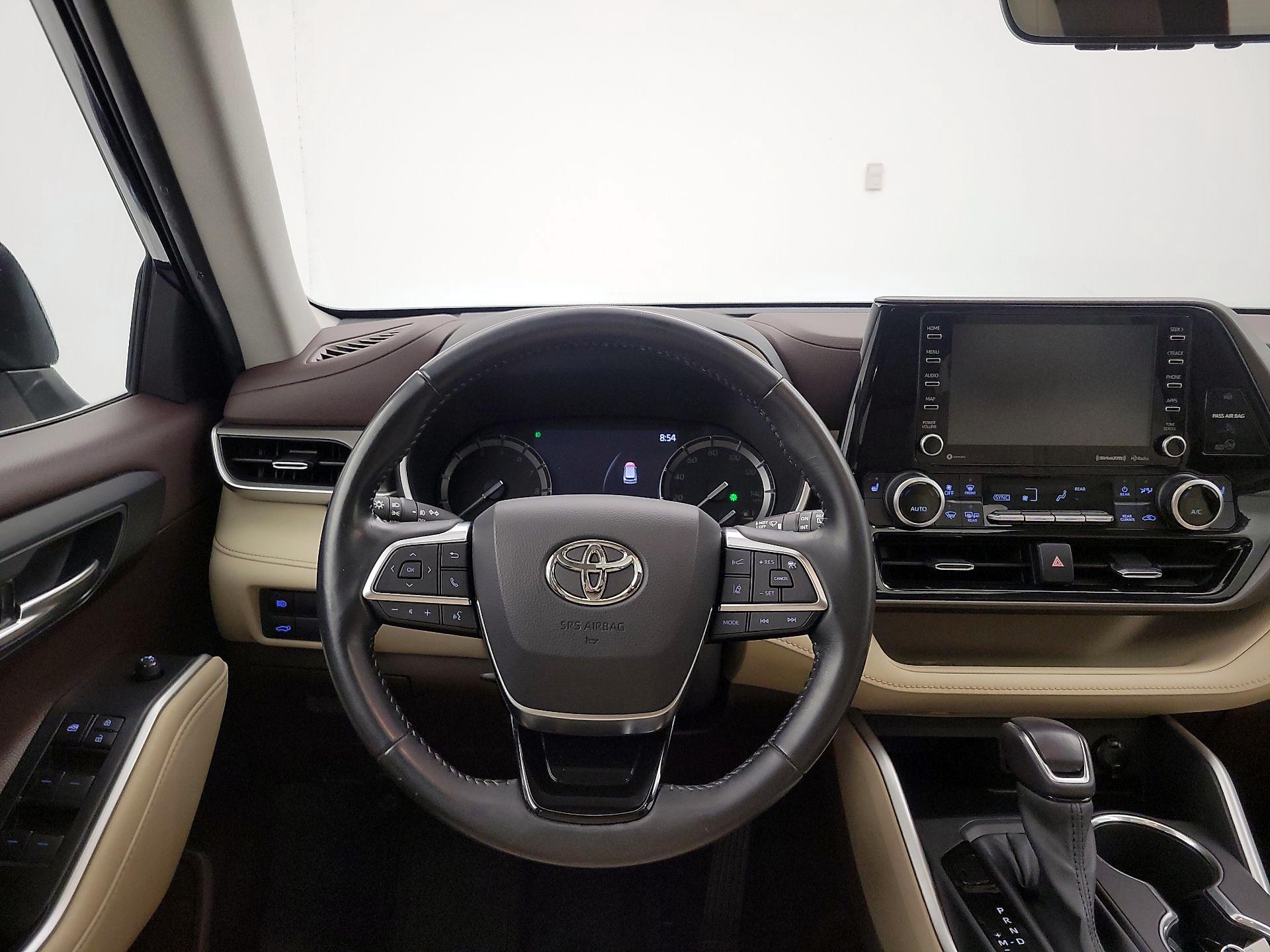Thumbnail: 2021 Toyota Highlander - 10