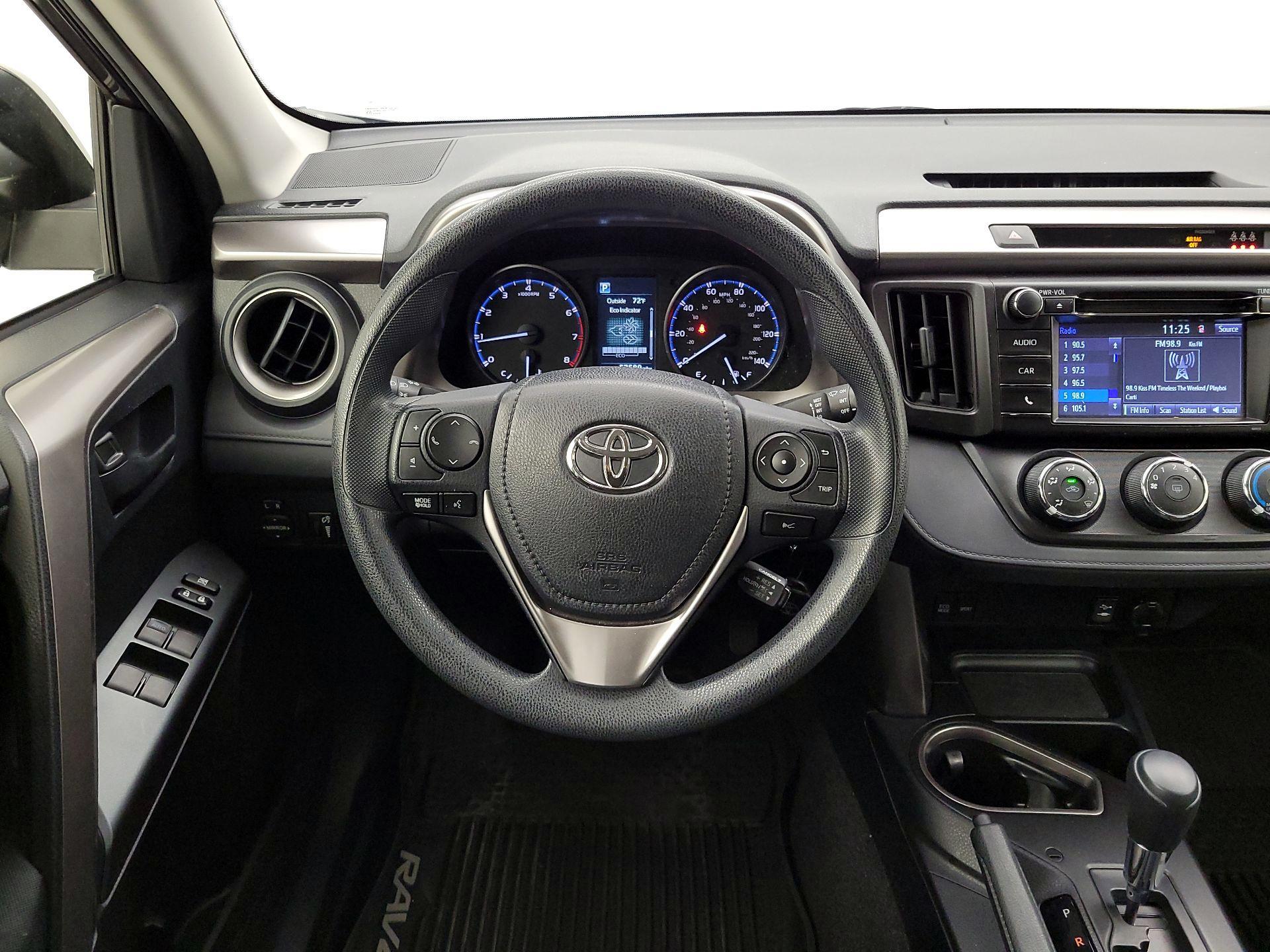 Thumbnail: 2017 Toyota RAV4 - 10