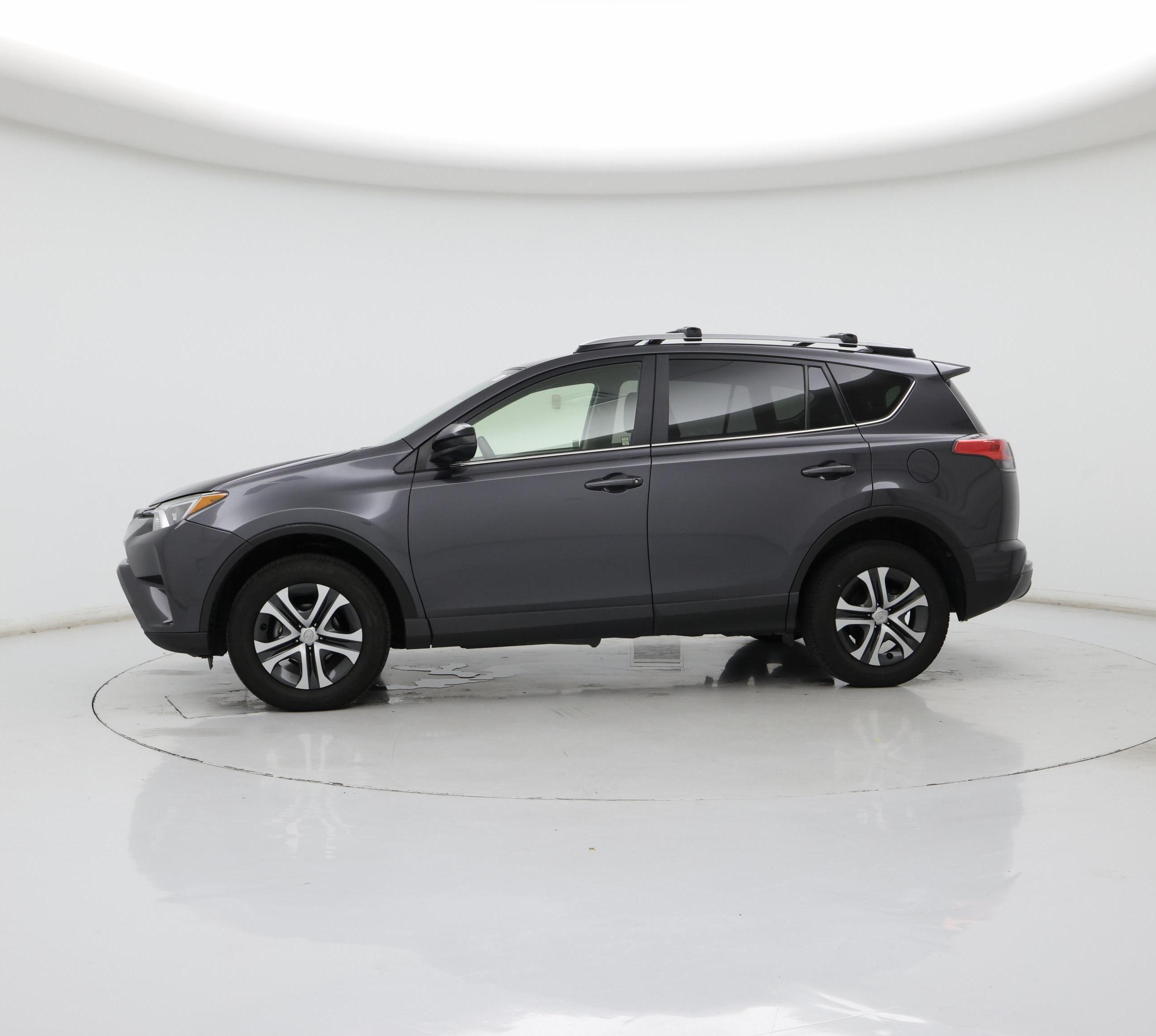 Thumbnail: 2017 Toyota RAV4 - 3