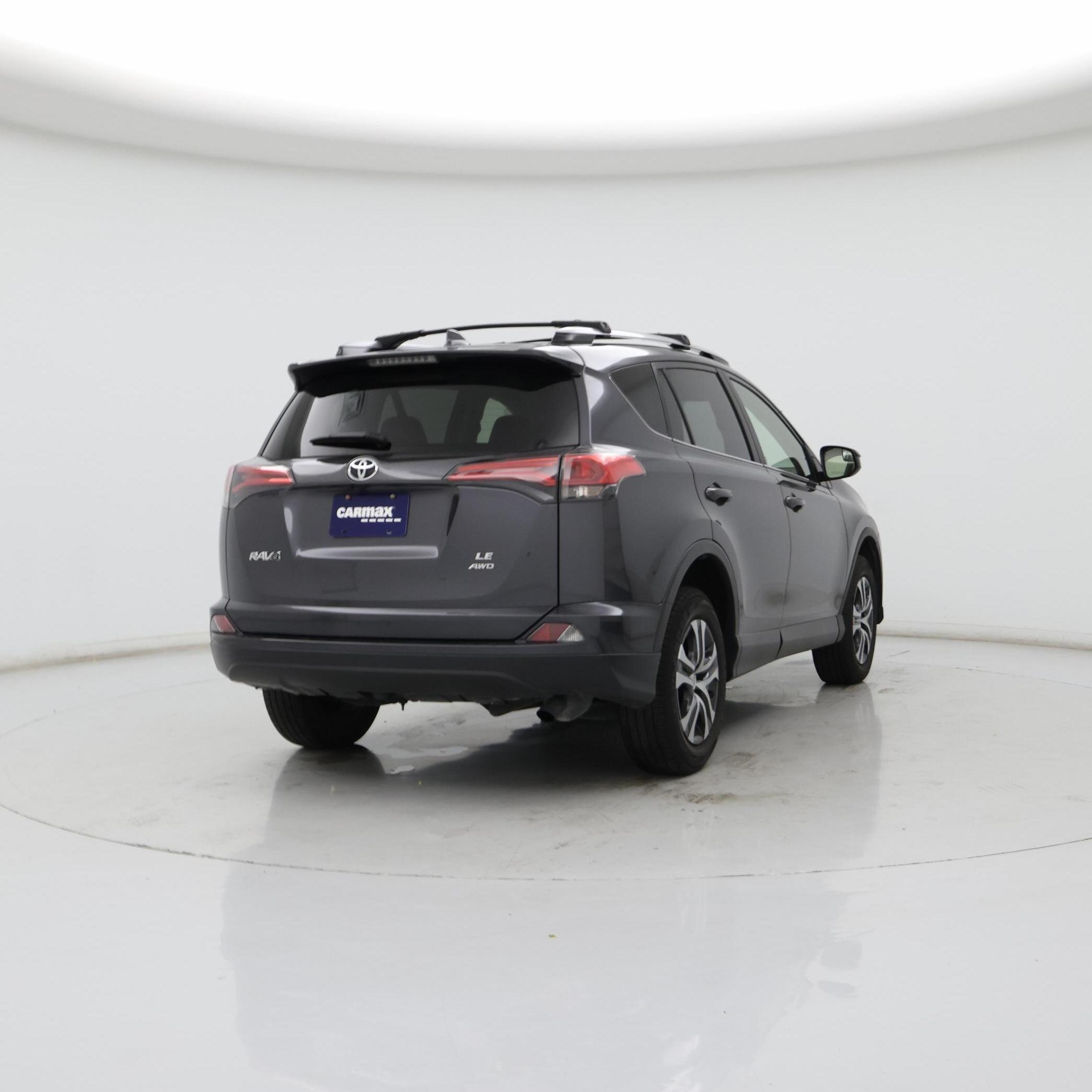Thumbnail: 2017 Toyota RAV4 - 8
