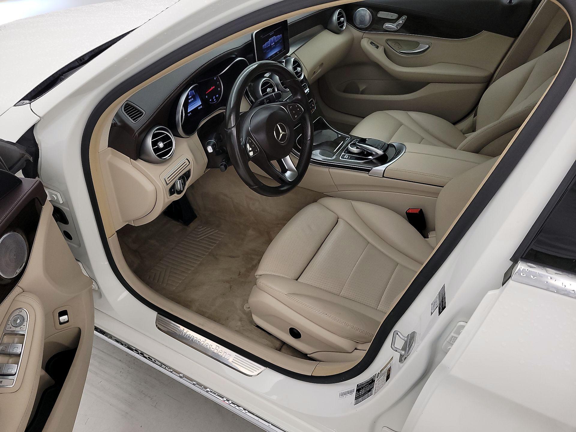 Thumbnail: 2015 Mercedes-Benz C-Class - 11