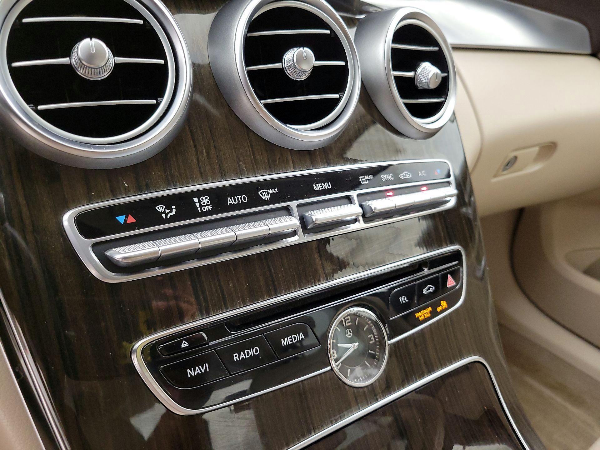 Thumbnail: 2015 Mercedes-Benz C-Class - 14