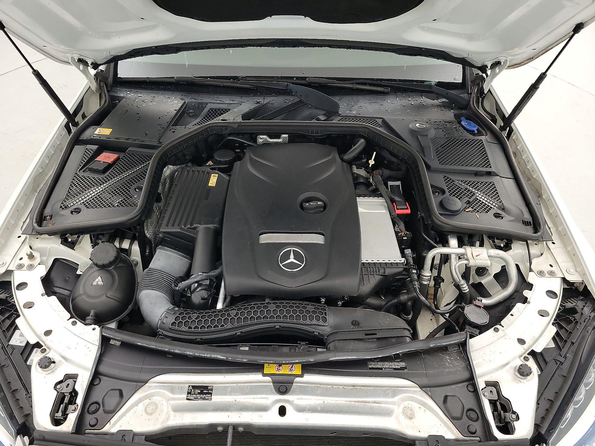 Thumbnail: 2015 Mercedes-Benz C-Class - 17