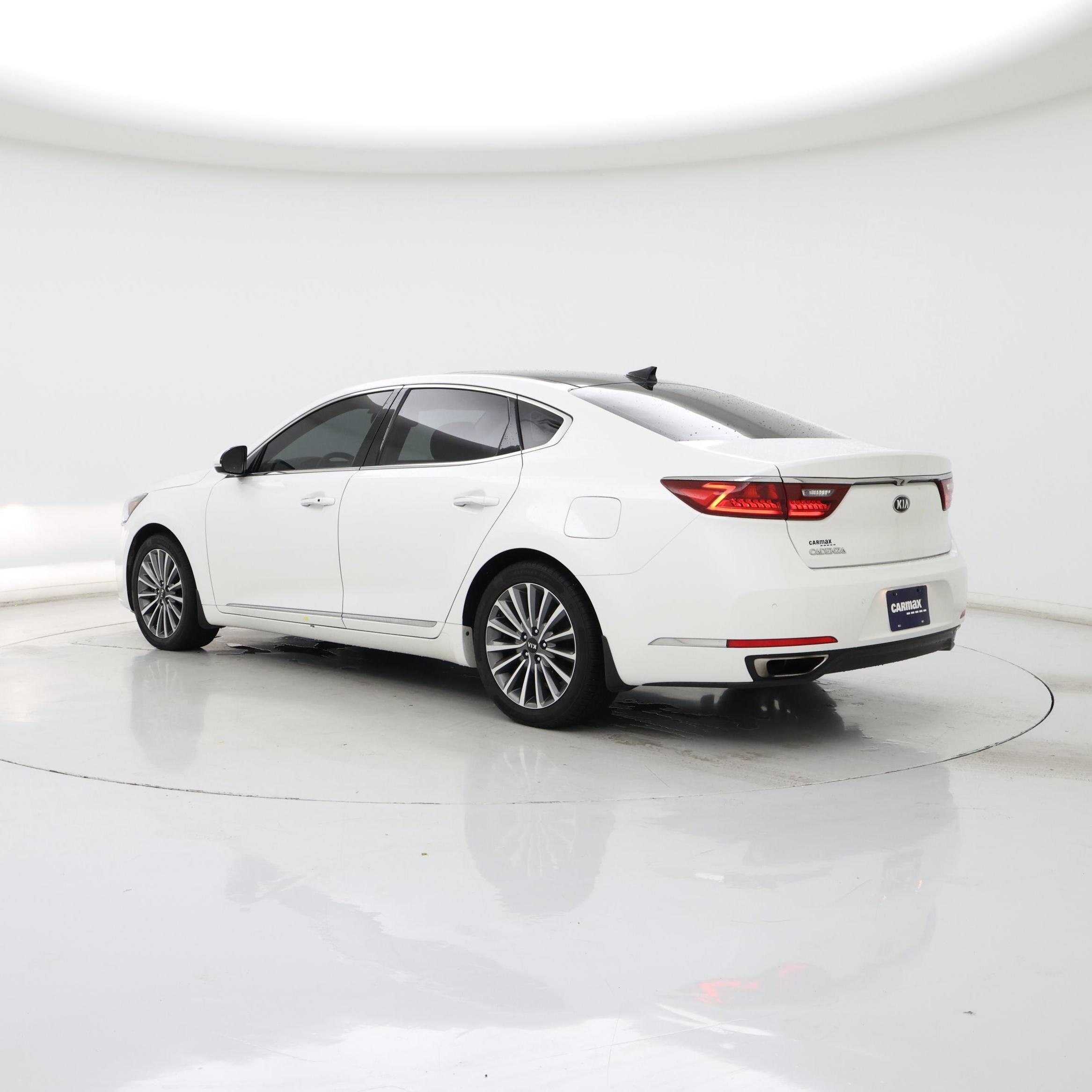 Thumbnail: 2017 Kia Cadenza - 2