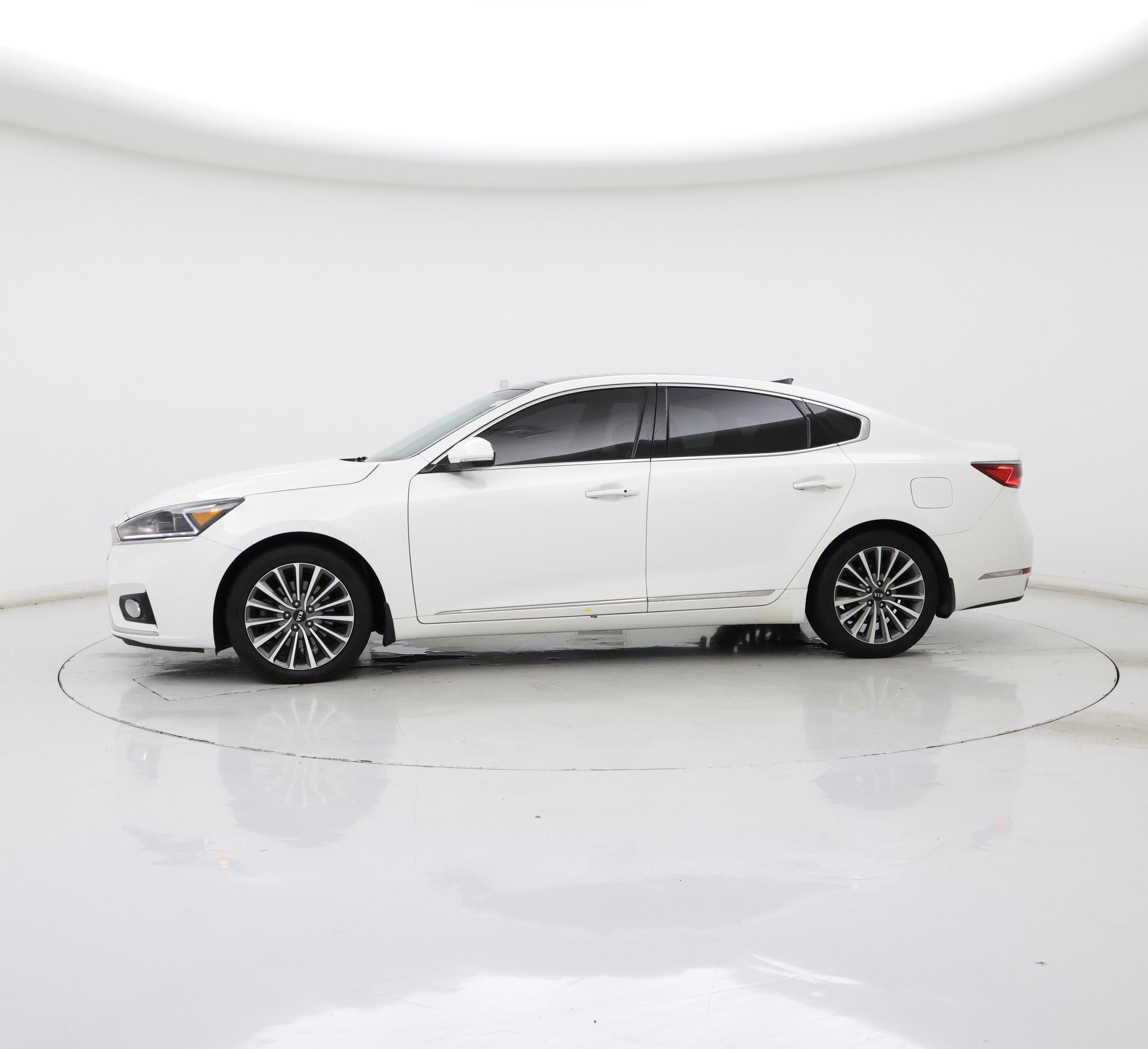 Thumbnail: 2017 Kia Cadenza - 3