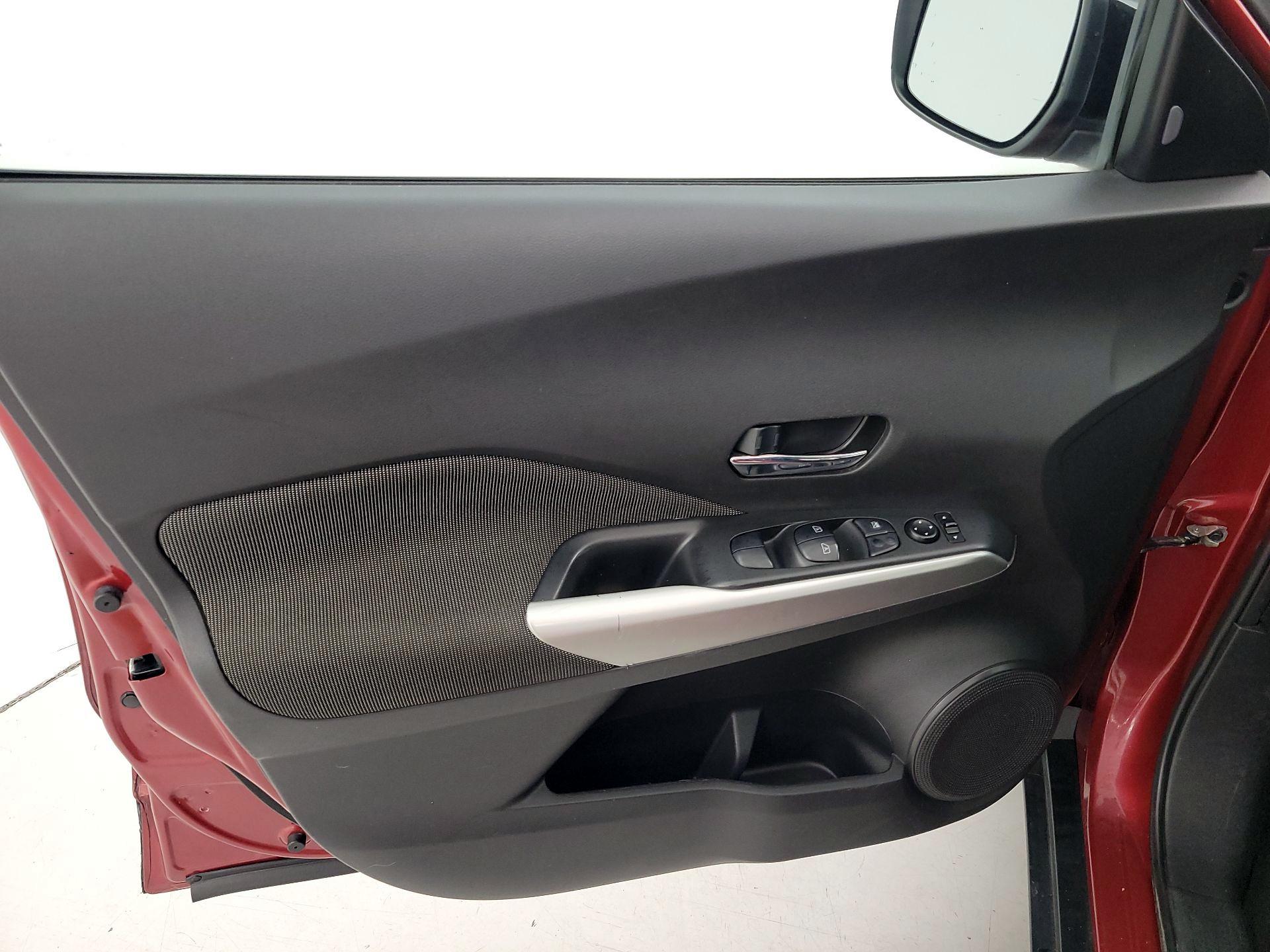 Thumbnail: 2020 Nissan Kicks - 12