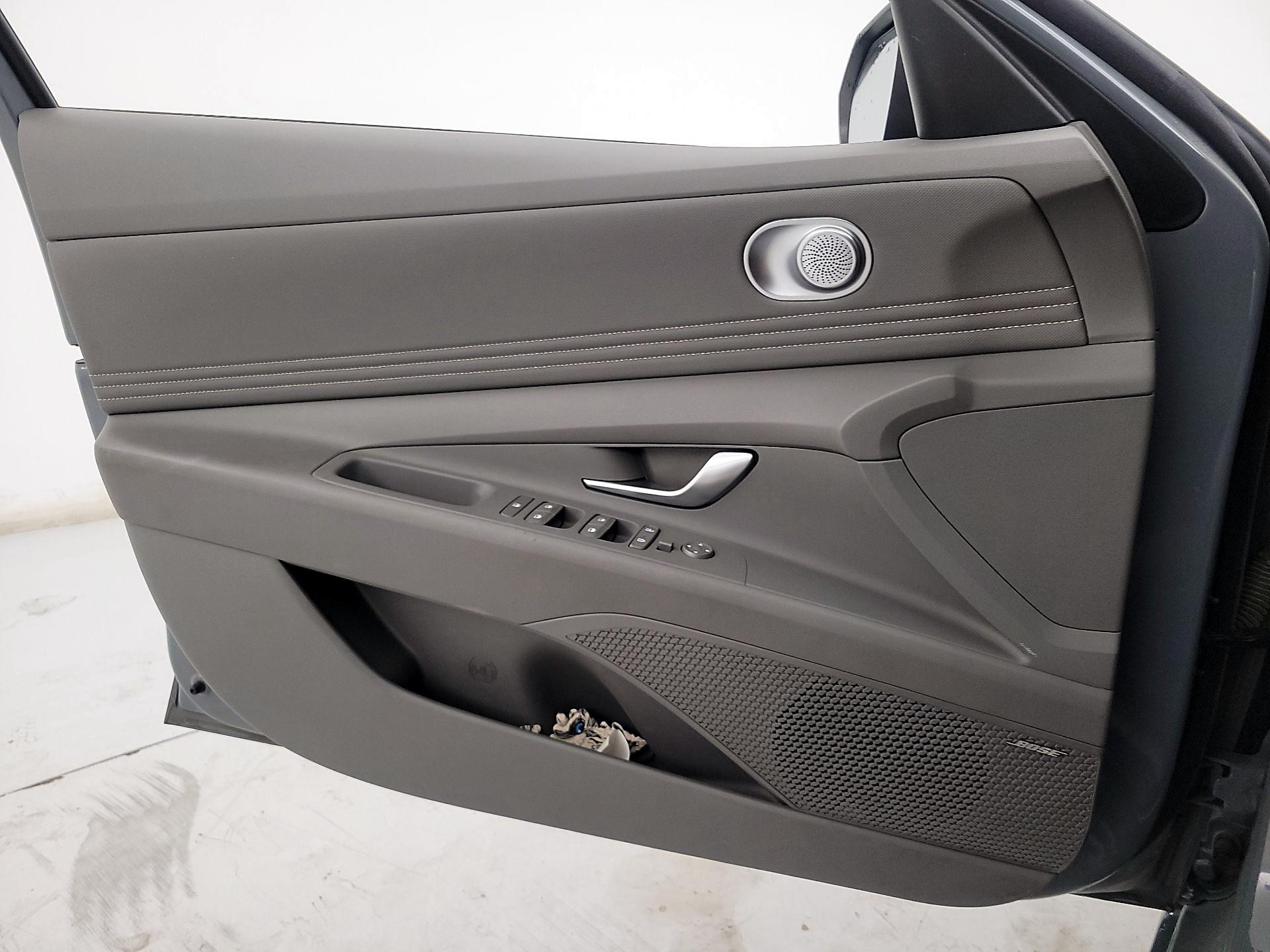Thumbnail: 2021 Hyundai Elantra - 12