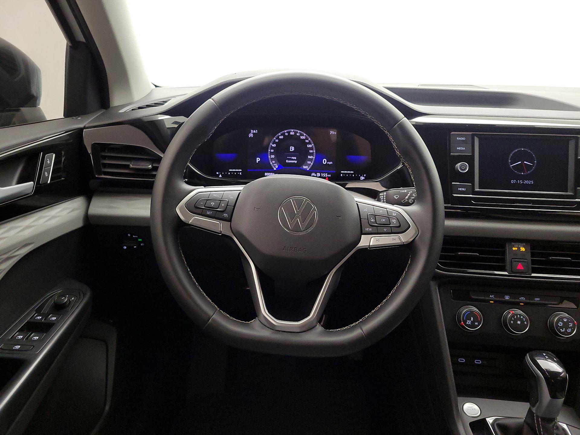 Thumbnail: 2022 Volkswagen Taos - 10