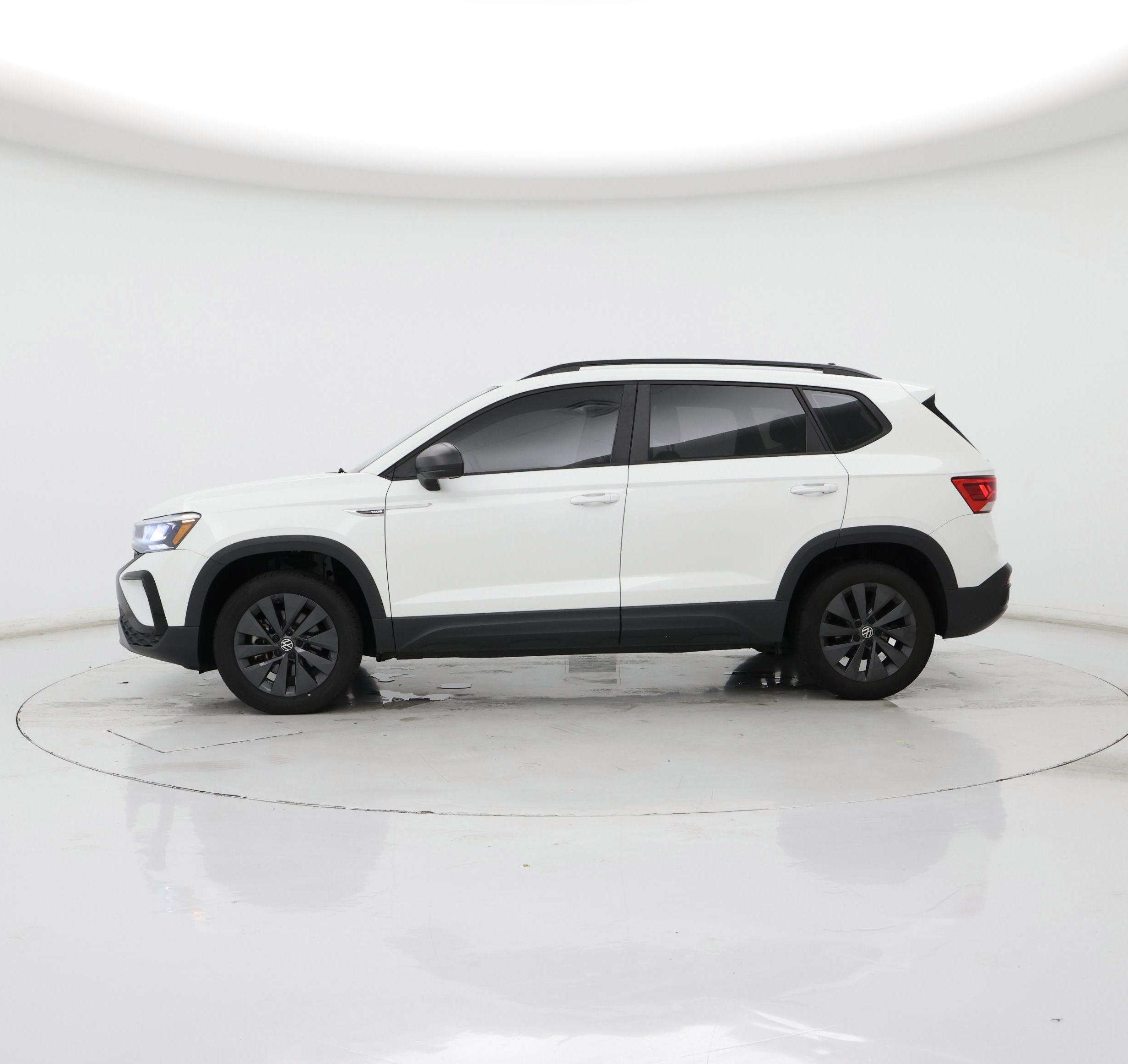 Thumbnail: 2022 Volkswagen Taos - 3