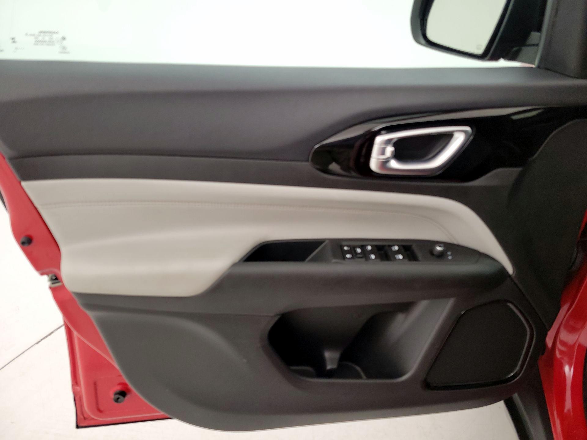 Thumbnail: 2023 Jeep Compass - 12