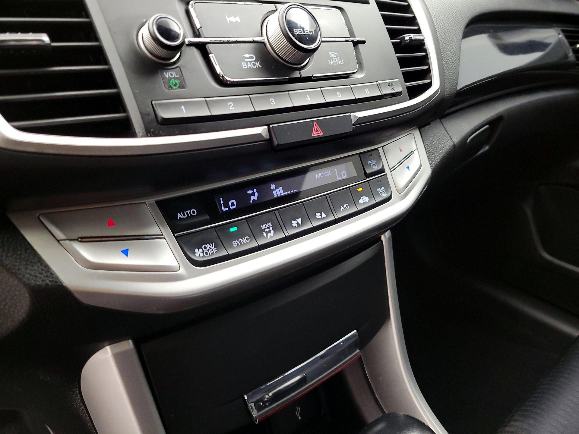 Thumbnail: 2015 Honda Accord - 14