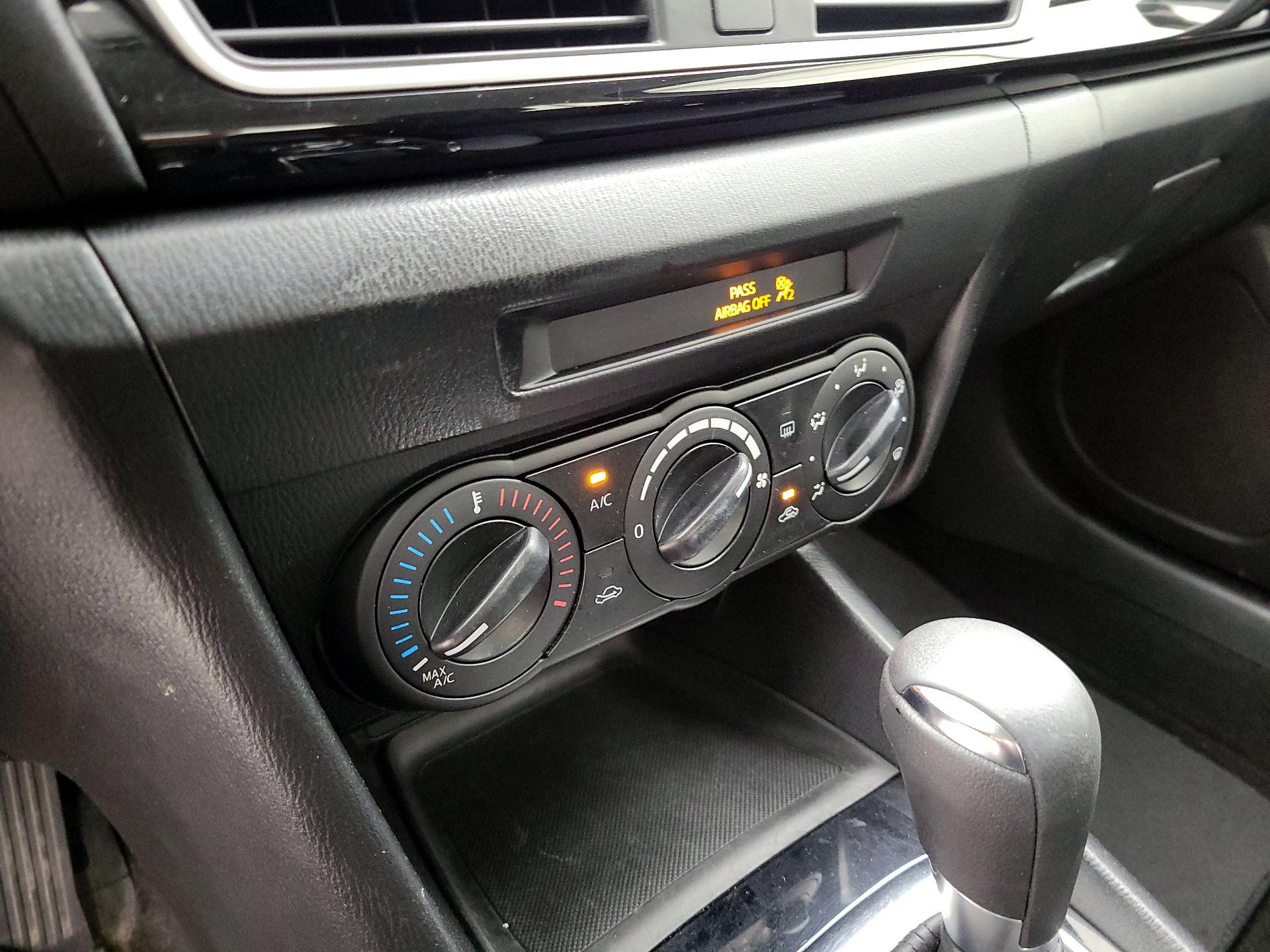Thumbnail: 2015 Mazda Mazda3 - 14