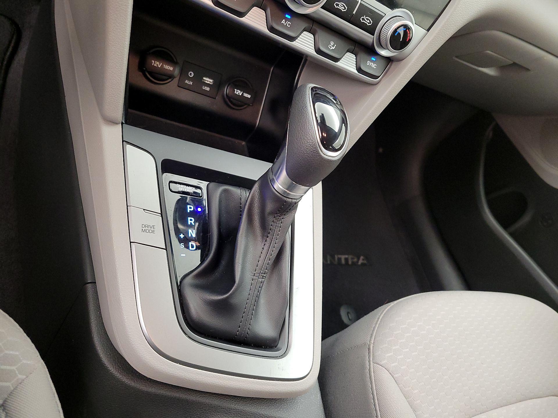 Thumbnail: 2020 Hyundai Elantra - 16