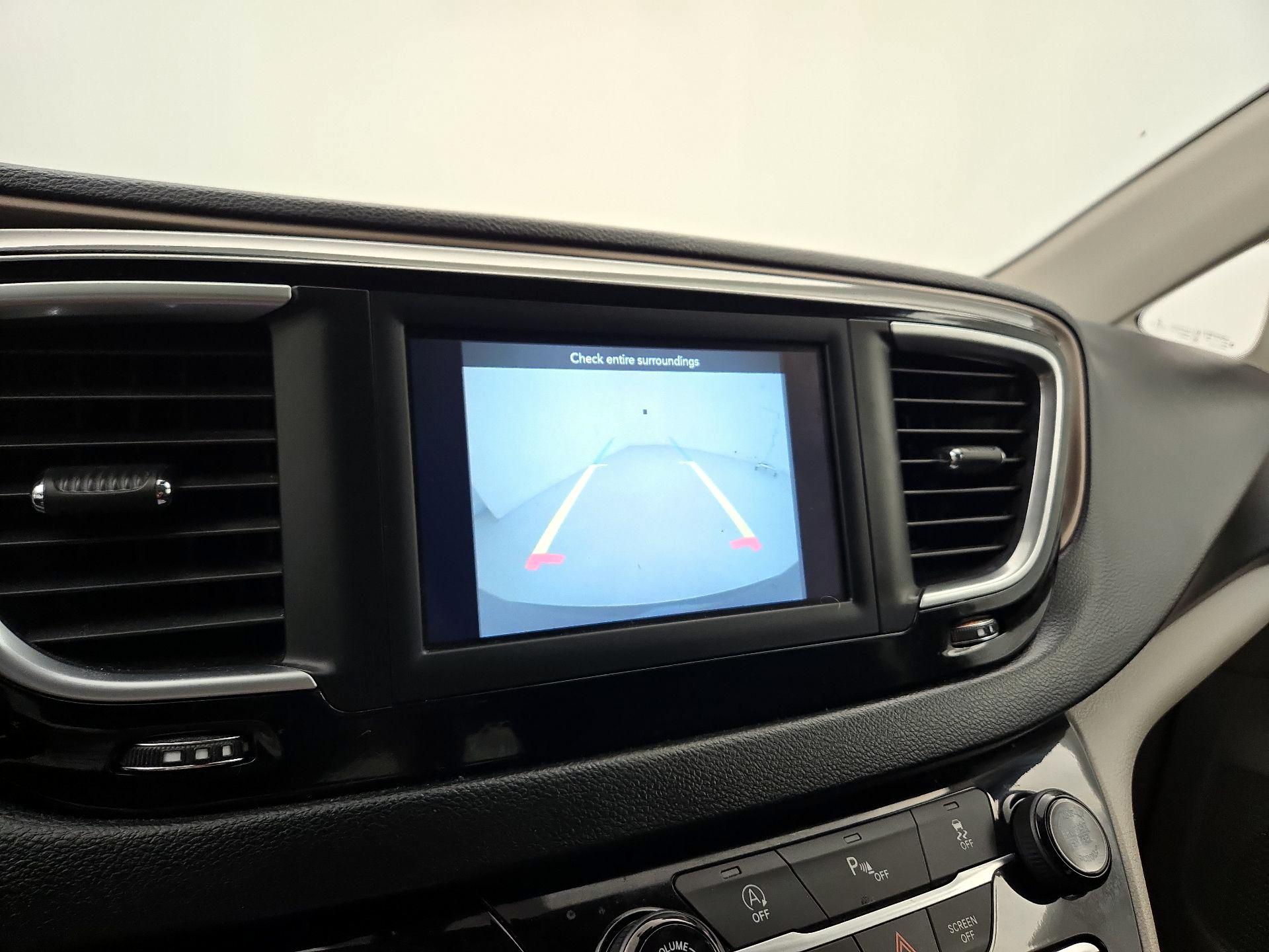 Thumbnail: 2021 Chrysler Voyager - 14