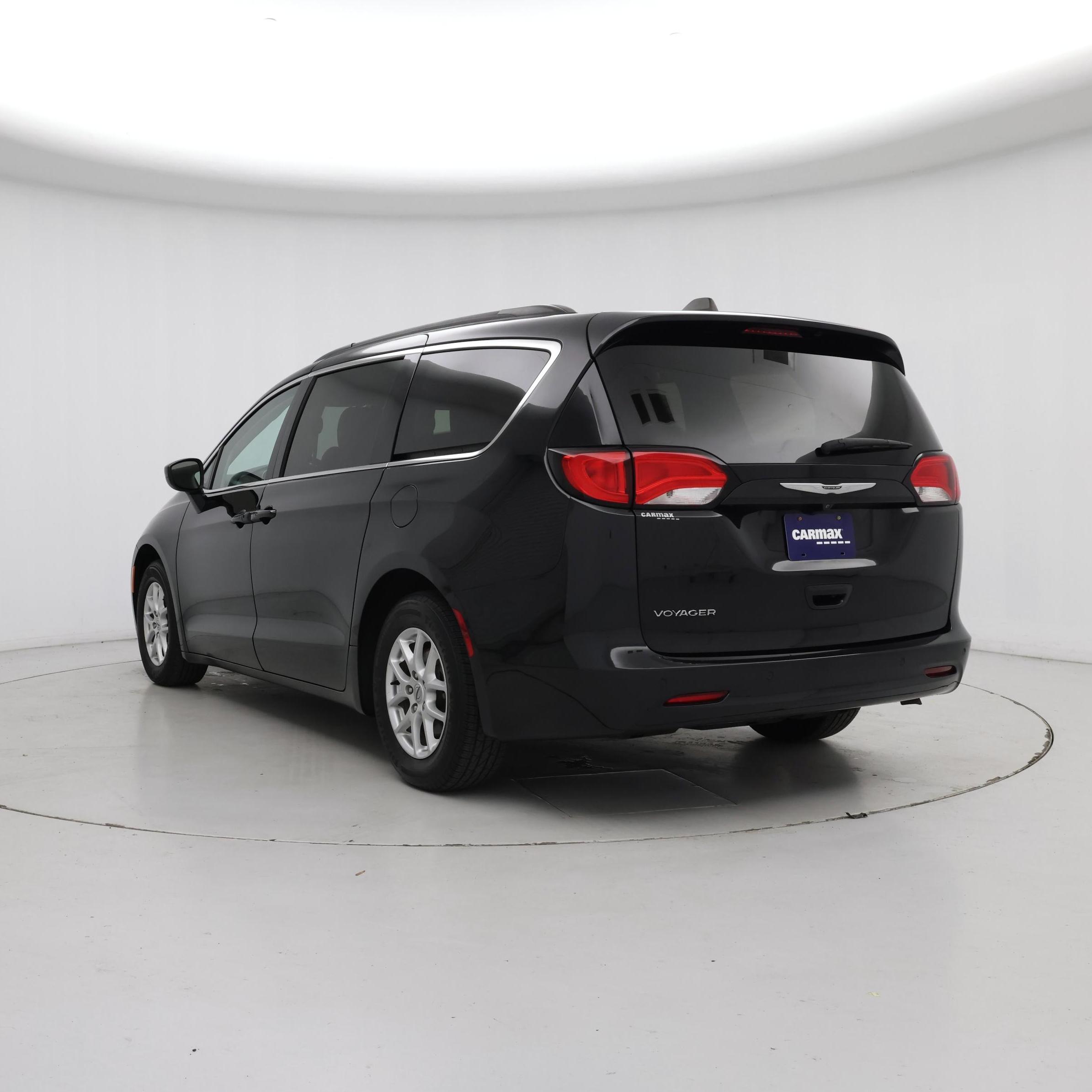 Thumbnail: 2021 Chrysler Voyager - 2